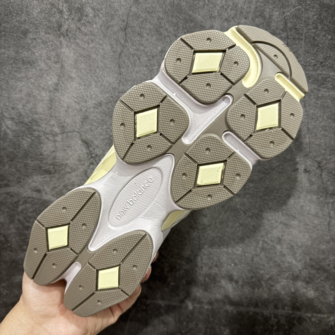 【纯原版】 New Balance NB9060 联名款 复古休闲运动慢跑鞋 米灰色U9060EEP