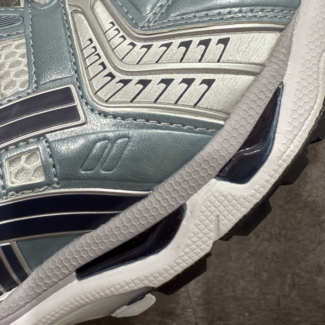 ASICS GEL-KAYANO 14 亚瑟士系列轻量缓震休闲运动跑步鞋
市场天花板品质
鞋型