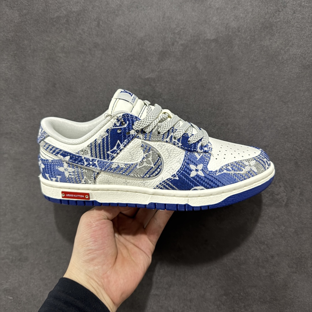  
【定制版】Nike SB Dunk Low LV联名 蓝牛仔 周年高端定制 低帮休闲板鞋 SC977