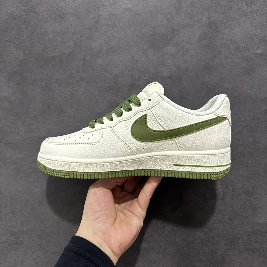  
【定制版】Nike Air Force 1'07 Low 斯图西联名 绿勾金绣 空军一号低帮休闲板鞋