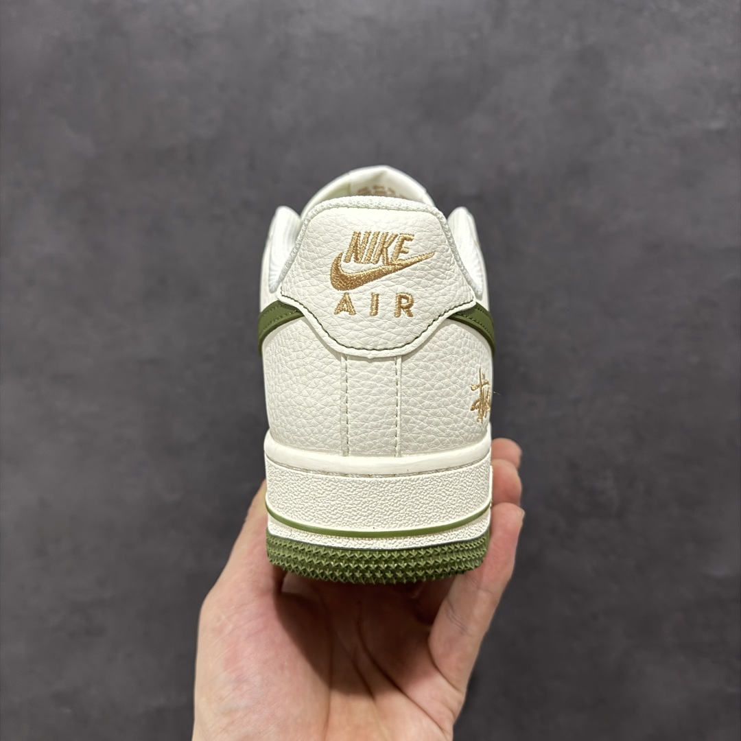  
【定制版】Nike Air Force 1'07 Low 斯图西联名 绿勾金绣 空军一号低帮休闲板鞋