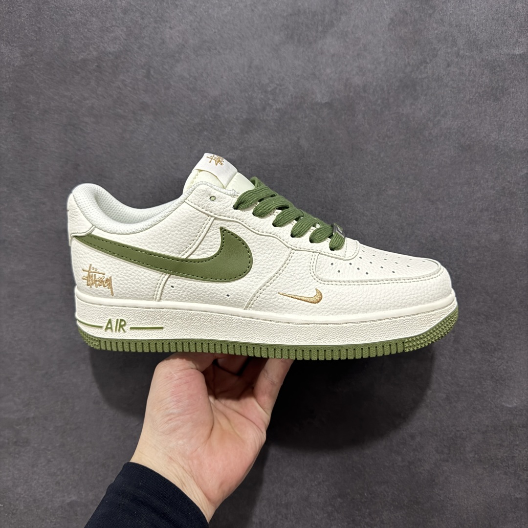  
【定制版】Nike Air Force 1'07 Low 斯图西联名 绿勾金绣 空军一号低帮休闲板鞋