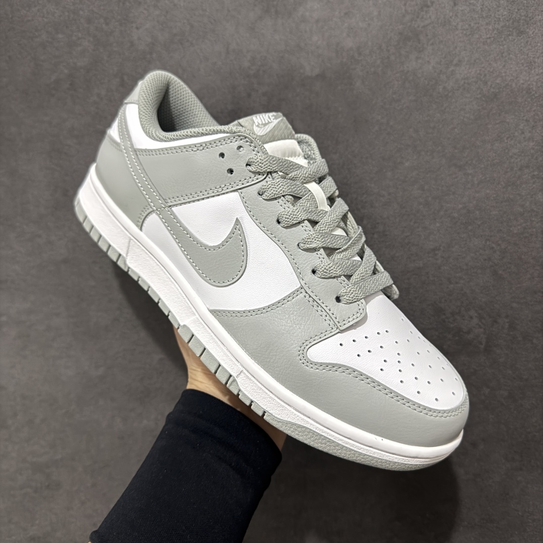 
【纯原】Nike Dunk Low 灰白 2.0
此款以简约大方的造型设计，给人以随性休闲的时尚格调
