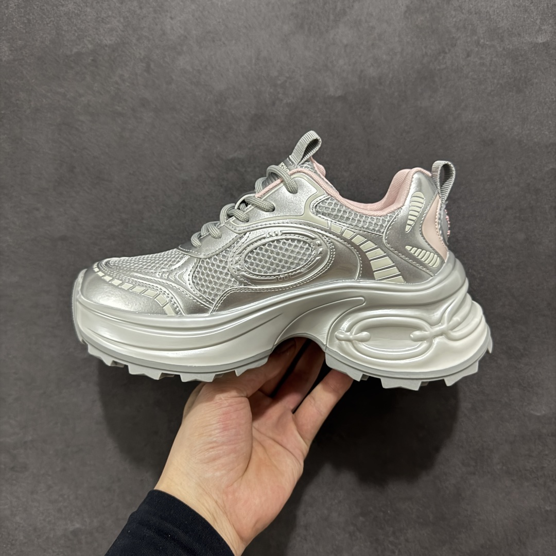 图片[2]-【公司级】GG-CC赵露思2025新款厚底增高休闲运动老爹鞋系列 #广东大厂出品 7CM厚底增高 星河粒子 银白粉色 银角大王 完美细节 25ss春季新款厚底增高 大长腿 时髦look轻松定格 不费力展现率性氛围 高档银盒 酷帅机能风不规则设计大底 拼色造型设计 轻便舒适百搭 GGCC银白配色好温柔 三层组合月牙底 柔软有弹性的月牙底和增加舒适度显腿长的7cm增高 长时间走路和站立都不累脚舒适度和少女感 厚底增高 不管怎么搭都好看~ 尺码： 35 36 37 38 39 40-选品中心