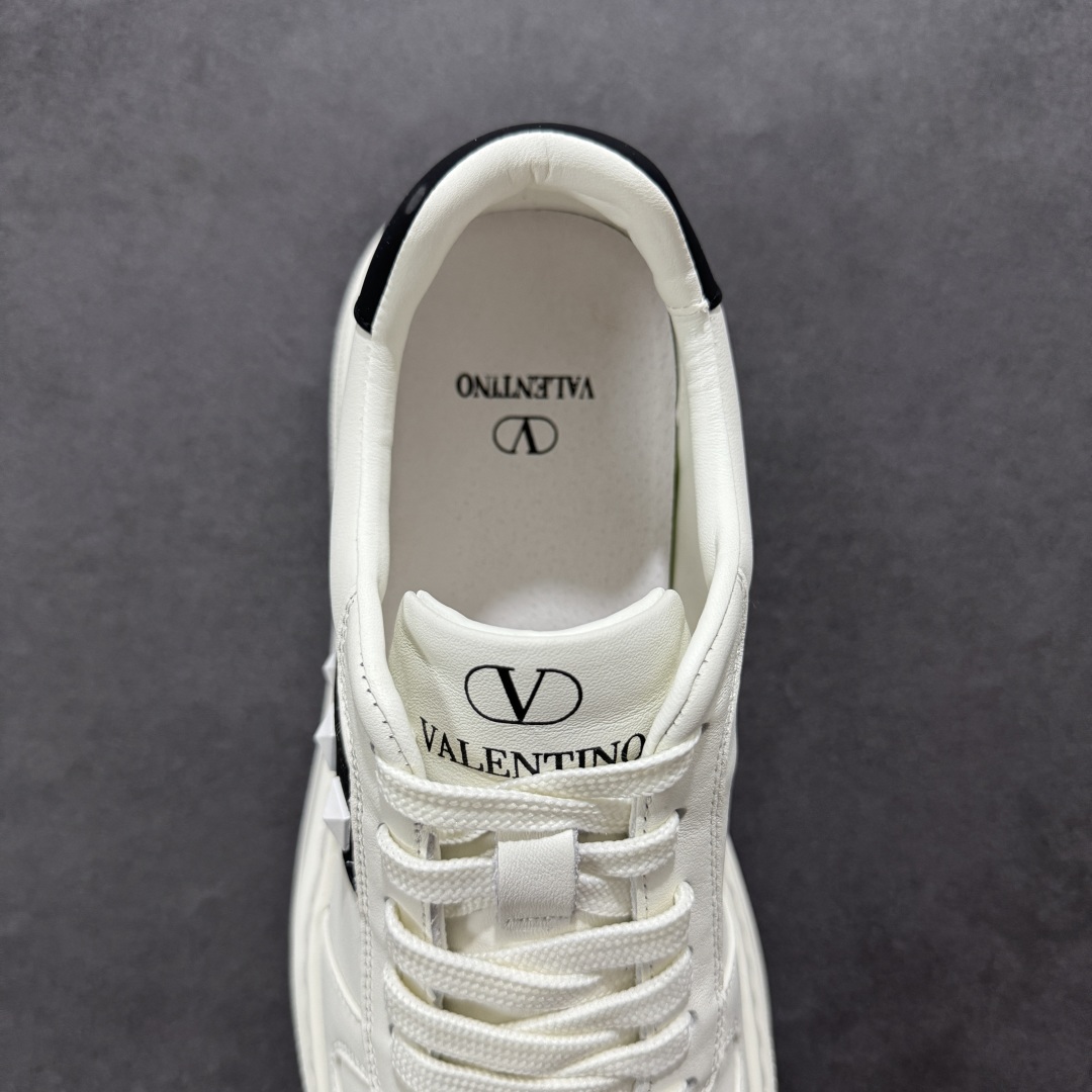420 【广东纯原版本】Valentino 华伦天奴 Rockstud untitled 厚底休闲铆钉小白鞋