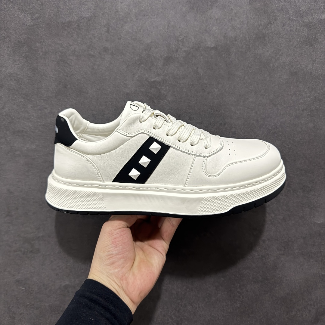420 【广东纯原版本】Valentino 华伦天奴 Rockstud untitled 厚底休闲铆钉小白鞋