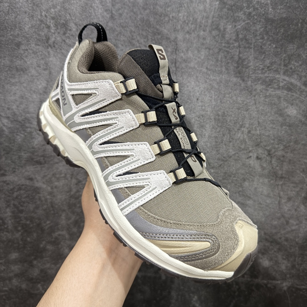 图片[3]-【PK升级版】全新版本 纯原大厂出品 萨洛蒙 Salomon XA PRO 3D Suede 户外轻便机能鞋 477920 纯原外贸平台特供订单 耗时半年巨作 全套原纸板楦头开发 原厂特供网布配套加持 确保原汁原味 完美呈现版型 原档数据独家私模五层组合大底 原装Ortholite轻量化鞋垫 中底布带钢印编号 原厂TPU锁扣 进口港宝加持 后跟自然饱满 还原公司包裹性 鞋面以“锯齿”状的包裹系统呈现 在基色底之下加入了各种色点缀 将公司的最新技术和时尚前卫的造型融入耐用的长跑款式中 鞋面由 TPU 薄膜制成 并焊接在高耐磨网眼上 使其既时尚又坚固 由 ACS底盘支撑 可增强稳定性和支撑力 以及由橡胶凸耳 Contragrip外底覆盖的 EVA 缓冲中底 旨在应对崎岖的地形 鞋舌上的彩色Salomon 标签、Quicklace 系统以及鞋头、鞋舌和鞋跟上的附加品牌使细节更加完美 让穿着者可以轻松驾驭户外与通勤下的任何运动生活场景 无缝鞋身户外随意纵横 颜值与脚感兼备 出街通勤 绝对非常吸睛 你值得拥有 尺码：36 36.5 37 38 38.5 39 40 40.5 41 42 42.5 43 44 44.5 45-选品中心