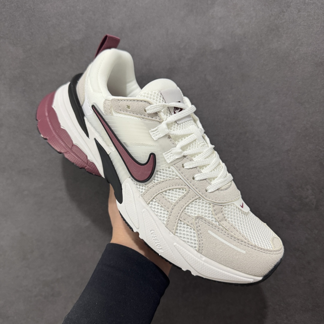 图片[3]-【公司级】NK V2k Runtekk 复古老爹鞋跑步鞋 HQ3500-100 材质上使用大面积网眼 皮革 TPU 组成 支撑和透气性肯定不错 中底处由 Cushlon 泡绵打造 保证在压马路时可以提供优秀脚感 并通过一手做旧氧化效果突出复古感 中底造型很容易让大家联想到巴黎世家3XL 增高效果同样不能忽视 尺码：36 36.5 37.5 38 38.5 39 40-选品中心