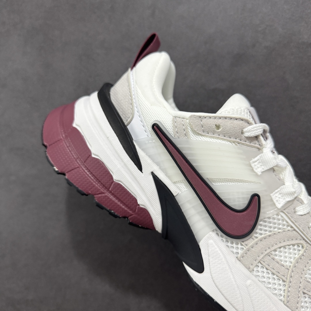 图片[6]-【公司级】NK V2k Runtekk 复古老爹鞋跑步鞋 HQ3500-100 材质上使用大面积网眼 皮革 TPU 组成 支撑和透气性肯定不错 中底处由 Cushlon 泡绵打造 保证在压马路时可以提供优秀脚感 并通过一手做旧氧化效果突出复古感 中底造型很容易让大家联想到巴黎世家3XL 增高效果同样不能忽视 尺码：36 36.5 37.5 38 38.5 39 40-选品中心