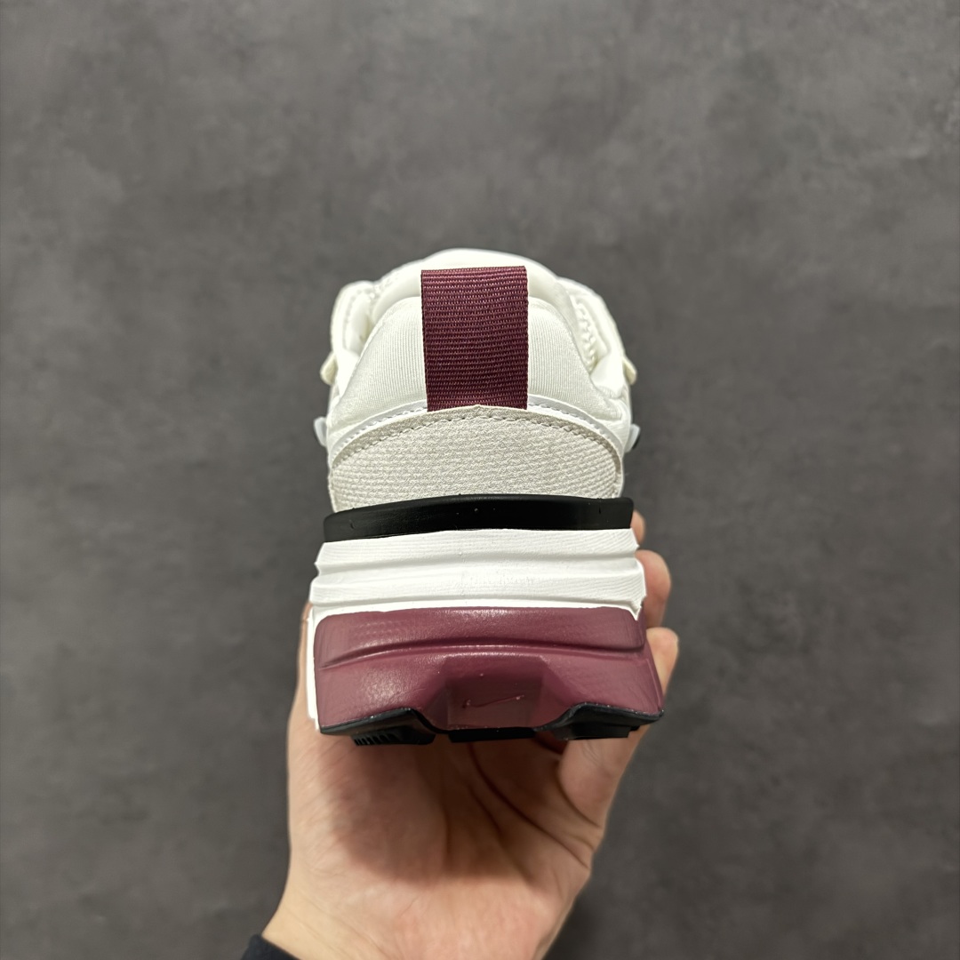 图片[4]-【公司级】NK V2k Runtekk 复古老爹鞋跑步鞋 HQ3500-100 材质上使用大面积网眼 皮革 TPU 组成 支撑和透气性肯定不错 中底处由 Cushlon 泡绵打造 保证在压马路时可以提供优秀脚感 并通过一手做旧氧化效果突出复古感 中底造型很容易让大家联想到巴黎世家3XL 增高效果同样不能忽视 尺码：36 36.5 37.5 38 38.5 39 40-选品中心