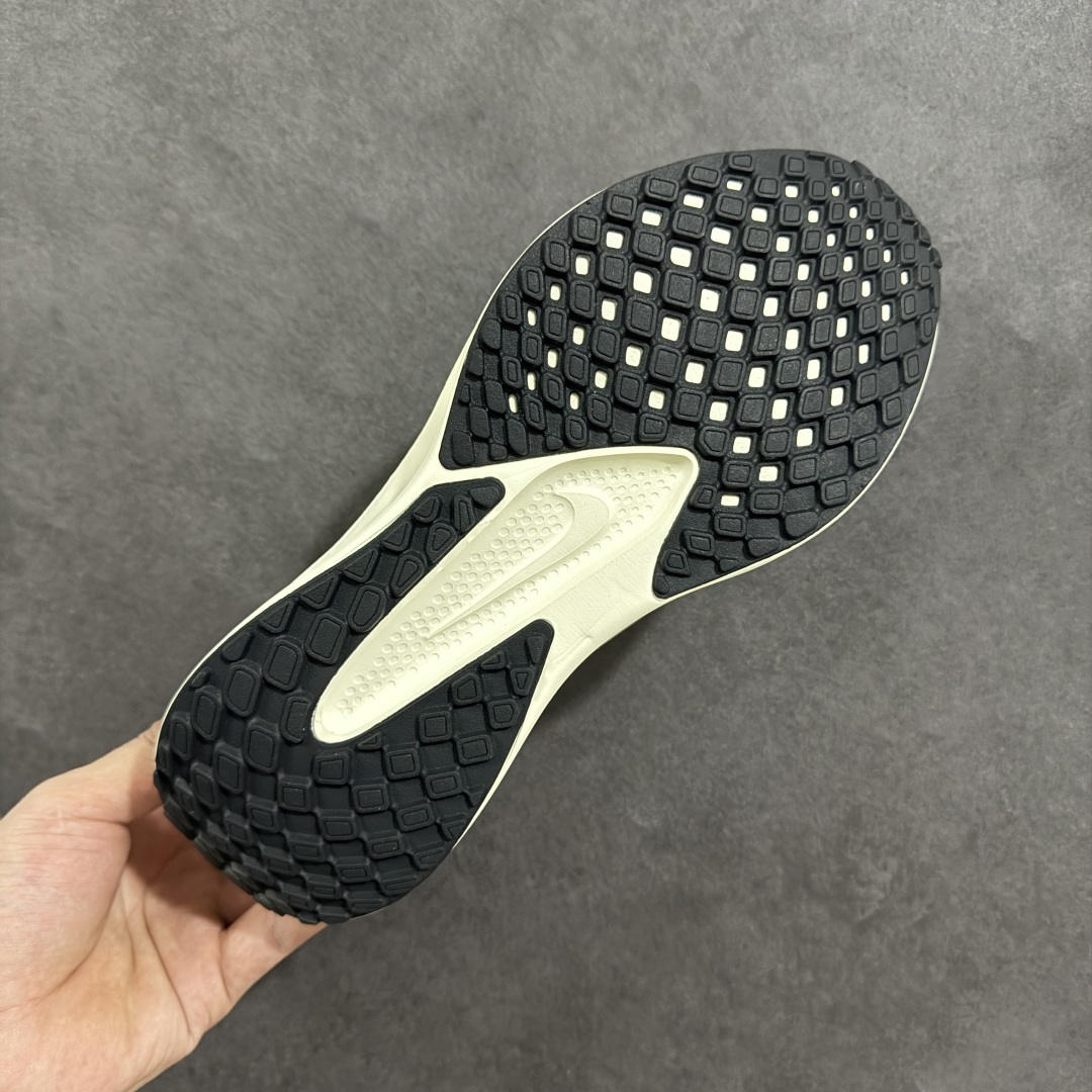 图片[9]-【公司级】耐克Nike Zoom Quest 6 探索者6代系列低帮轻质透气休闲运动跑步鞋FD6034-102 男女鞋真标半码制 升级原楦原数据开发纸版 采用同源织法工程网布鞋面材质 中底搭载ComfiRide泡棉组合防滑耐磨橡胶大底❗️ 耐克（NIKE）Quest 6跑步鞋是一款专为运动爱好者打造的高性能跑鞋。采用先进的缓震技术，能够有效缓解跑步时对关节的压力，保护双脚健康。轻盈舒适的鞋面设计，使脚部可以自由活动，提升运动效果。此款跑步鞋还有防滑底纹，让你在各种路面上都可以安全无忧地进行运动。这款耐克（NIKE）Quest 6跑步鞋是一款专为运动爱好者打造的高性能跑鞋。采用先进的缓震技术，能够有效缓解跑步时对关节的压力，保护双脚健康。轻盈舒适的鞋面设计，使脚部可以自由活动，提升运动效果。此款跑步鞋还有防滑底纹，让你在各种路面上都可以安全无忧地进行运动。 尺码：39 40 40.5 41 42 42.5 43 44 44.5 45-选品中心