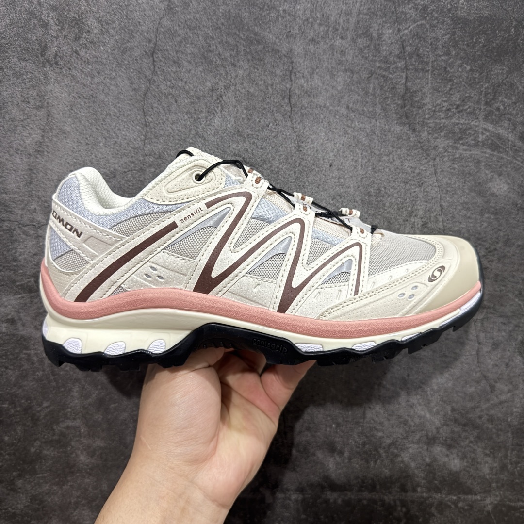 【PK升级版】Salomon XT-QUEST ADV 萨洛蒙 时尚 舒适减震防滑耐磨 低帮跑步鞋 男女同款 417589 纯原外贸平台特供订单 耗时半年巨作 全套原纸板楦头开发 原厂特供网布配套加持 确保原汁原味 完美呈现版型 原档数据独家私模五层组合大底 男女鞋同步官方 原装Ortholite轻量化鞋垫 中底布带钢印编号 原厂TPU锁扣 进口港宝加持 后跟自然饱满 还原公司包裹性 基于 SALOMON 初代 XT 鞋身造型并搭载 4D ADVANCED CHASSIS™ 大底打造而成 为这款 XT-QUEST 带来了多项足部控制与保护等功能性 如在运动过程中控制左右晃动的过程而提高稳定性、改善长途越野过程中足中到足尖的过渡、提高感知岩石的精确度以抵抗尖锐物体对脚底的伤害以及采用动态缓冲来增强穿着舒适感 从而减轻疲劳感 使 XT-QUEST 成为一双舒适且安全的户外之履 尺码：36 36.5 37.5 38 38.5 39 40 40.5 41 42 42.5 43 44 44.5 45-选品中心