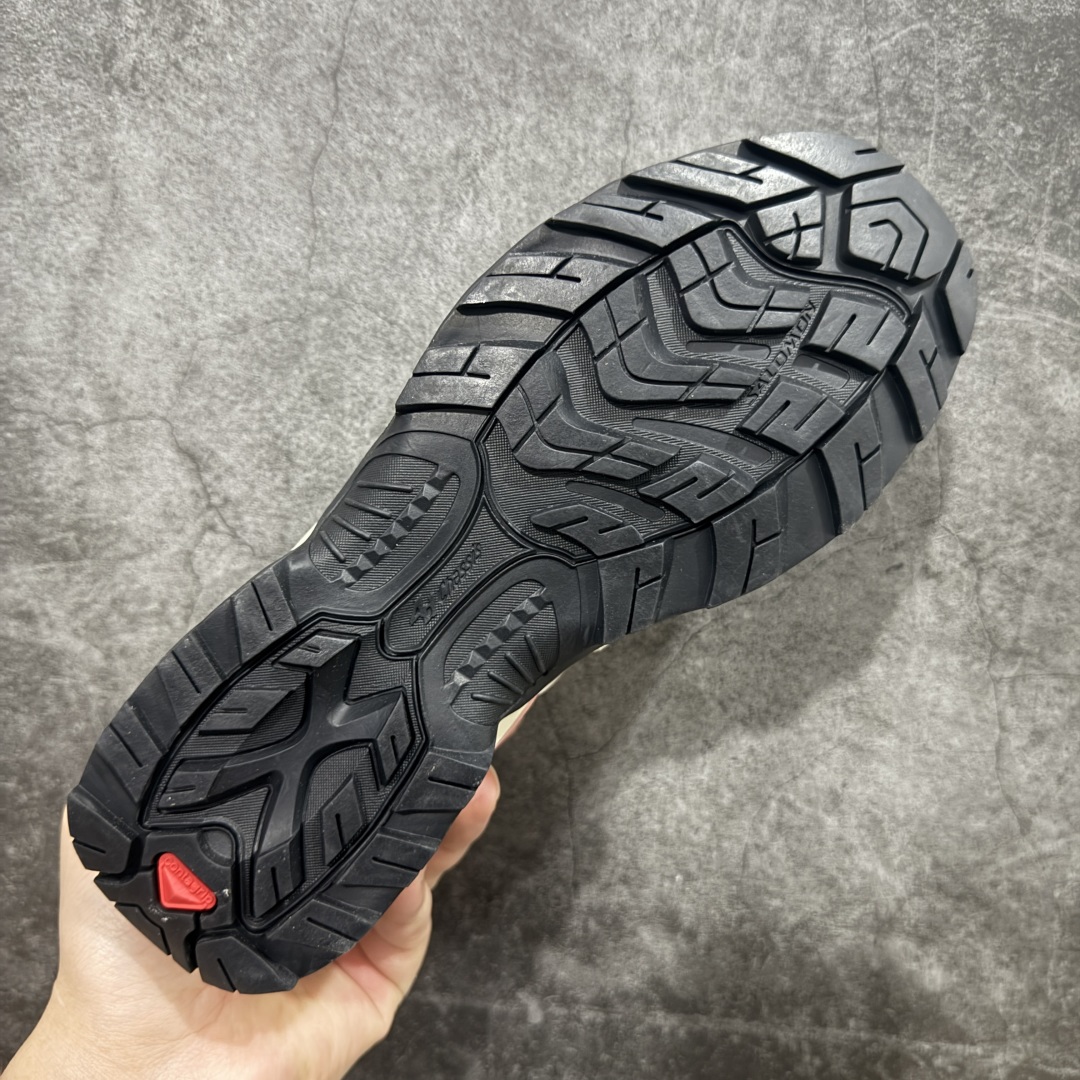 图片[9]-【PK升级版】Salomon XT-QUEST ADV 萨洛蒙 时尚 舒适减震防滑耐磨 低帮跑步鞋 男女同款 417589 纯原外贸平台特供订单 耗时半年巨作 全套原纸板楦头开发 原厂特供网布配套加持 确保原汁原味 完美呈现版型 原档数据独家私模五层组合大底 男女鞋同步官方 原装Ortholite轻量化鞋垫 中底布带钢印编号 原厂TPU锁扣 进口港宝加持 后跟自然饱满 还原公司包裹性 基于 SALOMON 初代 XT 鞋身造型并搭载 4D ADVANCED CHASSIS™ 大底打造而成 为这款 XT-QUEST 带来了多项足部控制与保护等功能性 如在运动过程中控制左右晃动的过程而提高稳定性、改善长途越野过程中足中到足尖的过渡、提高感知岩石的精确度以抵抗尖锐物体对脚底的伤害以及采用动态缓冲来增强穿着舒适感 从而减轻疲劳感 使 XT-QUEST 成为一双舒适且安全的户外之履 尺码：36 36.5 37.5 38 38.5 39 40 40.5 41 42 42.5 43 44 44.5 45-选品中心