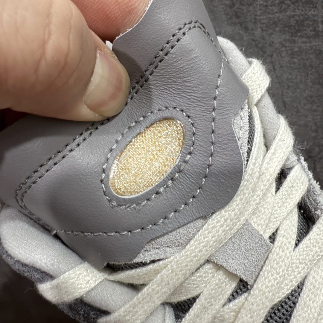 图片[6]-【小总裁版】NB New Balance M2002RDA 云雨灰 总裁平替版 品质很好 正确材料 正确组合大底 可高价零售‼️ 全套原楦原纸板原厂数据开发 原厂网纱 原装进口皮料 正确绒感卡色 正确中底拉帮中底网布细节 一比一手工擦旧效果 冲裁组合 匠心打造 耗时两个月开发完成 工艺极其复杂难度可想而知 新开独立私模大底 全网唯一正确做旧组合大底 高端零售专供产物 尺码：36 37 37.5 38 38.5 39.5 40 40.5 41.5 42 42.5 43 44 44.5 45 45.5 46.5-选品中心