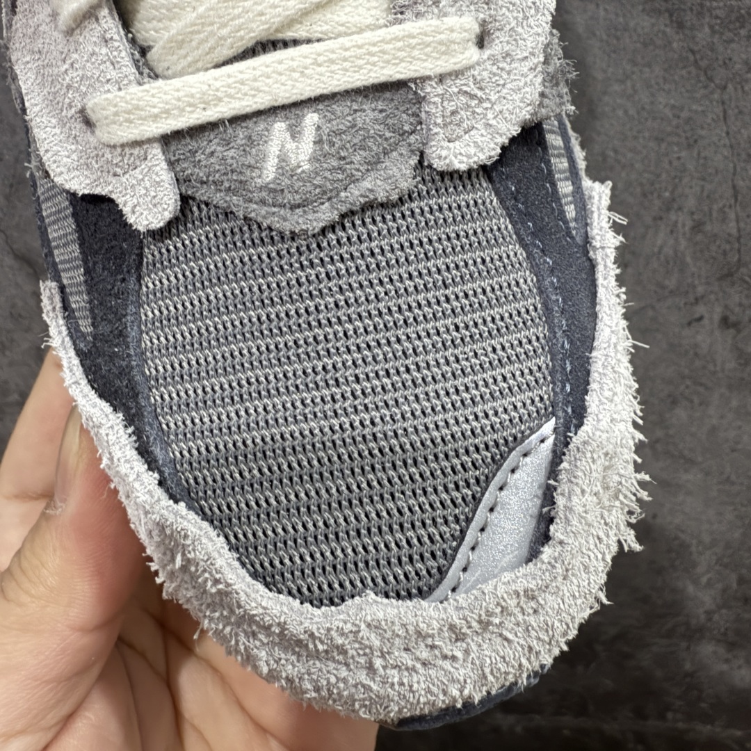 图片[5]-【小总裁版】NB New Balance M2002RDA 云雨灰 总裁平替版 品质很好 正确材料 正确组合大底 可高价零售‼️ 全套原楦原纸板原厂数据开发 原厂网纱 原装进口皮料 正确绒感卡色 正确中底拉帮中底网布细节 一比一手工擦旧效果 冲裁组合 匠心打造 耗时两个月开发完成 工艺极其复杂难度可想而知 新开独立私模大底 全网唯一正确做旧组合大底 高端零售专供产物 尺码：36 37 37.5 38 38.5 39.5 40 40.5 41.5 42 42.5 43 44 44.5 45 45.5 46.5-选品中心