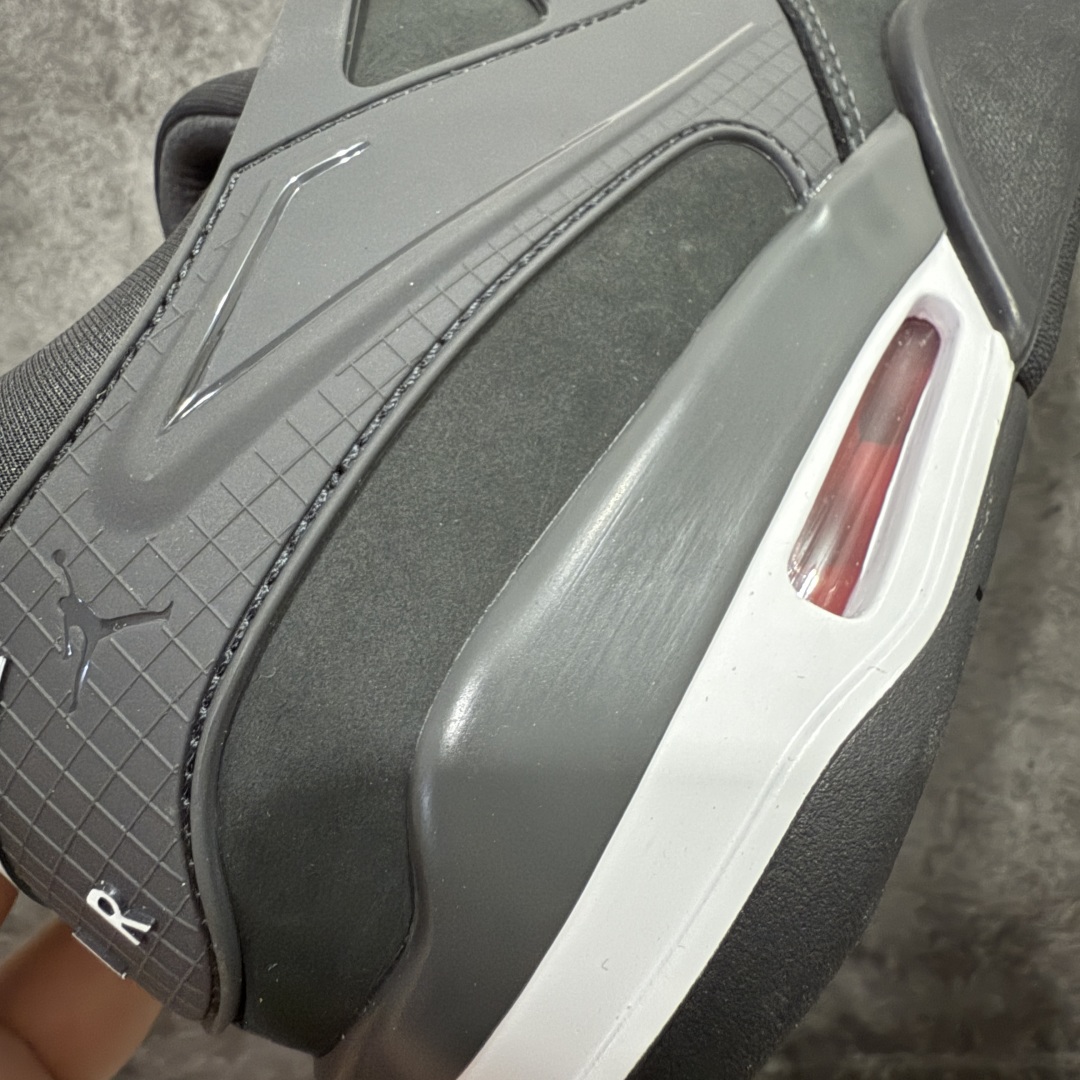 图片[3]-【OG纯原版】Air Jordan AJ4 RM 重置 重制版低帮复古篮球鞋 黑色 IB8856-121 采用了低帮的设计 并保留了众多AJ4的经典元素 鞋身以皮革、麂皮材质拼接打造 AJ4经典的TPU材质延伸至后跟 增强鞋款稳定性 而鞋身侧面的网格设计则被取消 尾部的NIKE AIR标志也得到保留 并同时带有飞人logo 中底部分同样搭载了可视AIR气垫 鞋底采用米白色中底和外底呈现 为整个设计收尾 尺码：40 40.5 41 42 42.5 43 44 44.5 45 46 47.5-选品中心