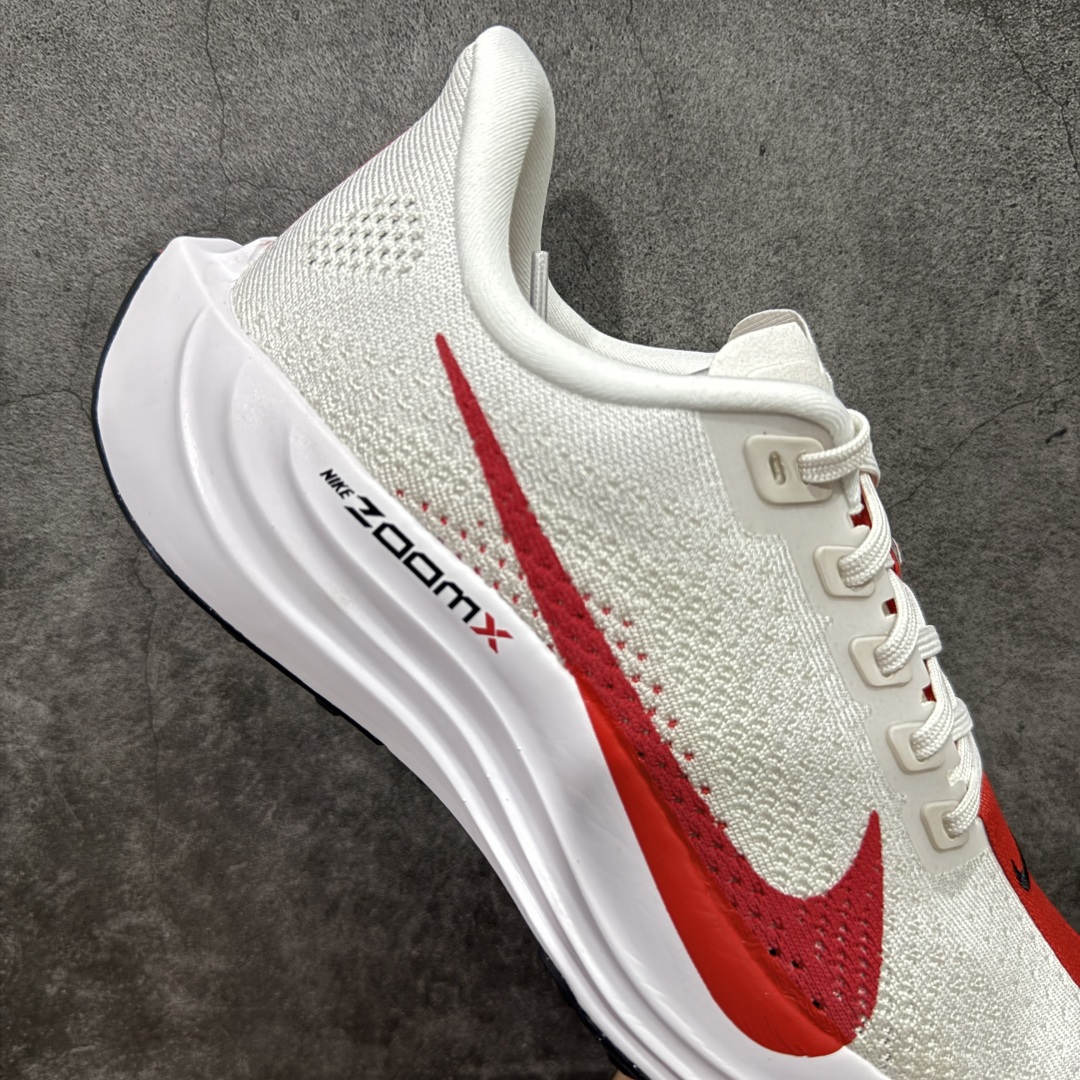图片[7]-【RS纯原】Nike Pegasus Plus 超级飞马系列马拉松跑步鞋 FQ7262-003 平台专供 充正品质 之前未流通市场版本 内里嵌入定型海绵 中底搭载前Zoom+全掌React配置 全部原鞋开发打造 所有细节全部同步原版 全新一代拥有 Zoom Air 一如既往的稳定感和流畅感 鞋面采用工程网眼设计 为特定高热区域营造出色透气性 进一步增加鞋面的穿孔数量 让足部能够快速散热 中足搭配 Flywire 飞线 在高速运动时营造舒适稳定的贴合感 内置Zoon气垫加持 动力十足！ 尺码：39 40 40.5 41 42 42.5 43 44 44.5 45 46-选品中心