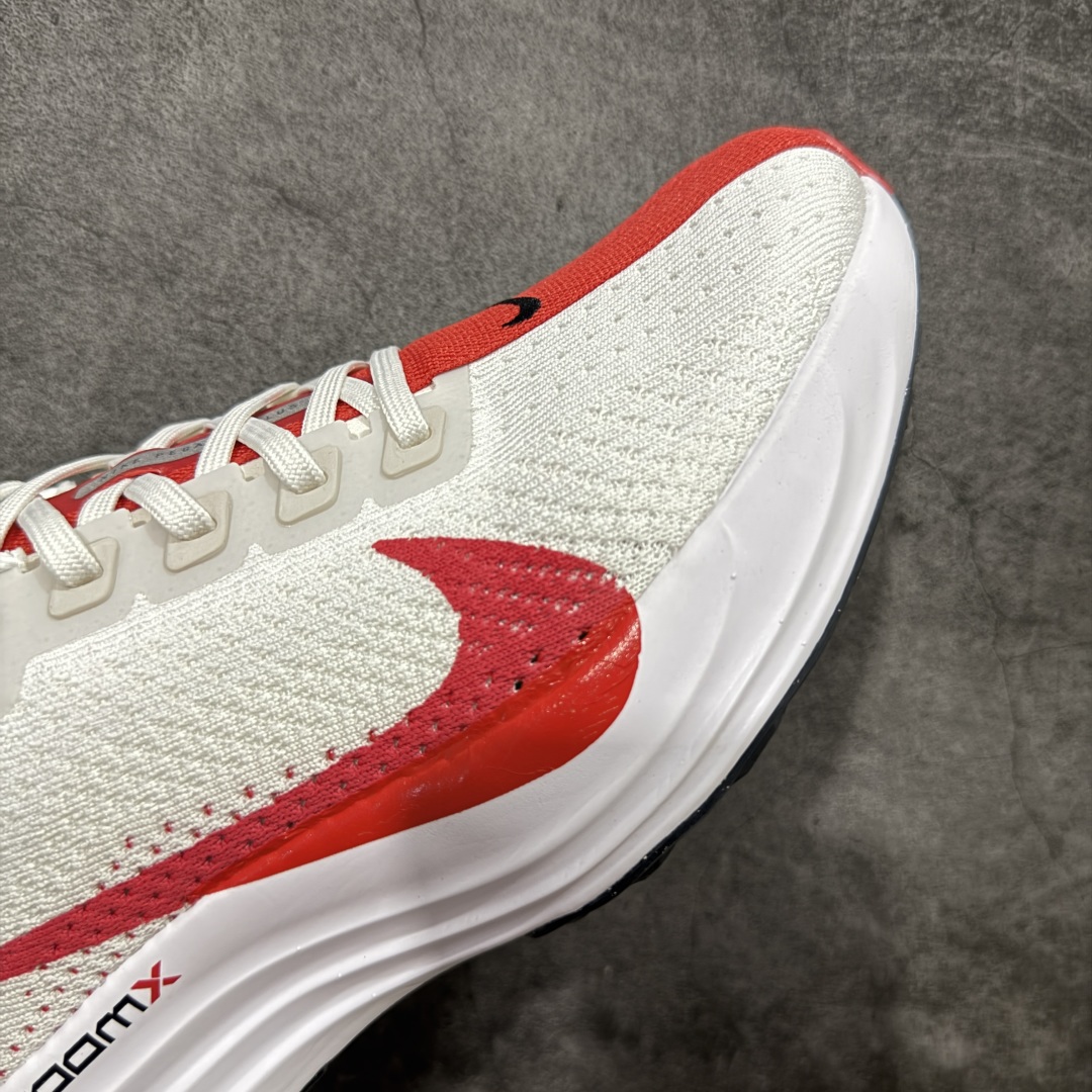 图片[6]-【RS纯原】Nike Pegasus Plus 超级飞马系列马拉松跑步鞋 FQ7262-003 平台专供 充正品质 之前未流通市场版本 内里嵌入定型海绵 中底搭载前Zoom+全掌React配置 全部原鞋开发打造 所有细节全部同步原版 全新一代拥有 Zoom Air 一如既往的稳定感和流畅感 鞋面采用工程网眼设计 为特定高热区域营造出色透气性 进一步增加鞋面的穿孔数量 让足部能够快速散热 中足搭配 Flywire 飞线 在高速运动时营造舒适稳定的贴合感 内置Zoon气垫加持 动力十足！ 尺码：39 40 40.5 41 42 42.5 43 44 44.5 45 46-选品中心