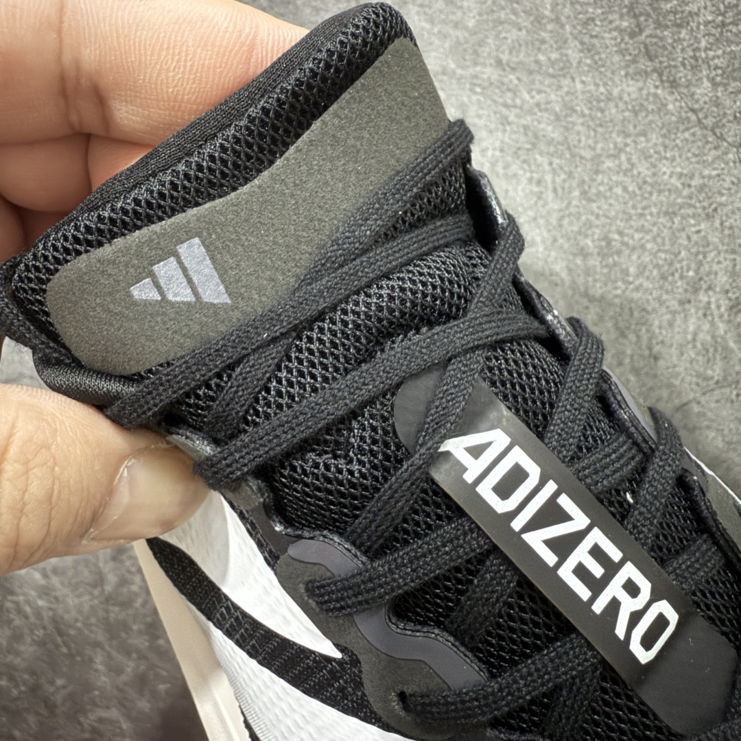 图片[6]-【纯原版】Ad Adizero Boston 13 阿迪马拉松系列超轻防滑训练跑步运动鞋 JS4938 市场目前独家使用真碳柱 组合底版本 区别市场涂漆假碳一体大底货 这双跑鞋在保留了前一代的核心科技的基础上，做了一些调整和优化，让跑鞋的脚感更加柔软、回弹和舒适。同时，它也回归了 BOSTON 系列原本的精神，提供了一双适合各种训练和速度的性能跑鞋。 尺码：36 36.5 37 38 38.5 39 40 40.5 41 42 42.5 43 44 44.5 45-选品中心