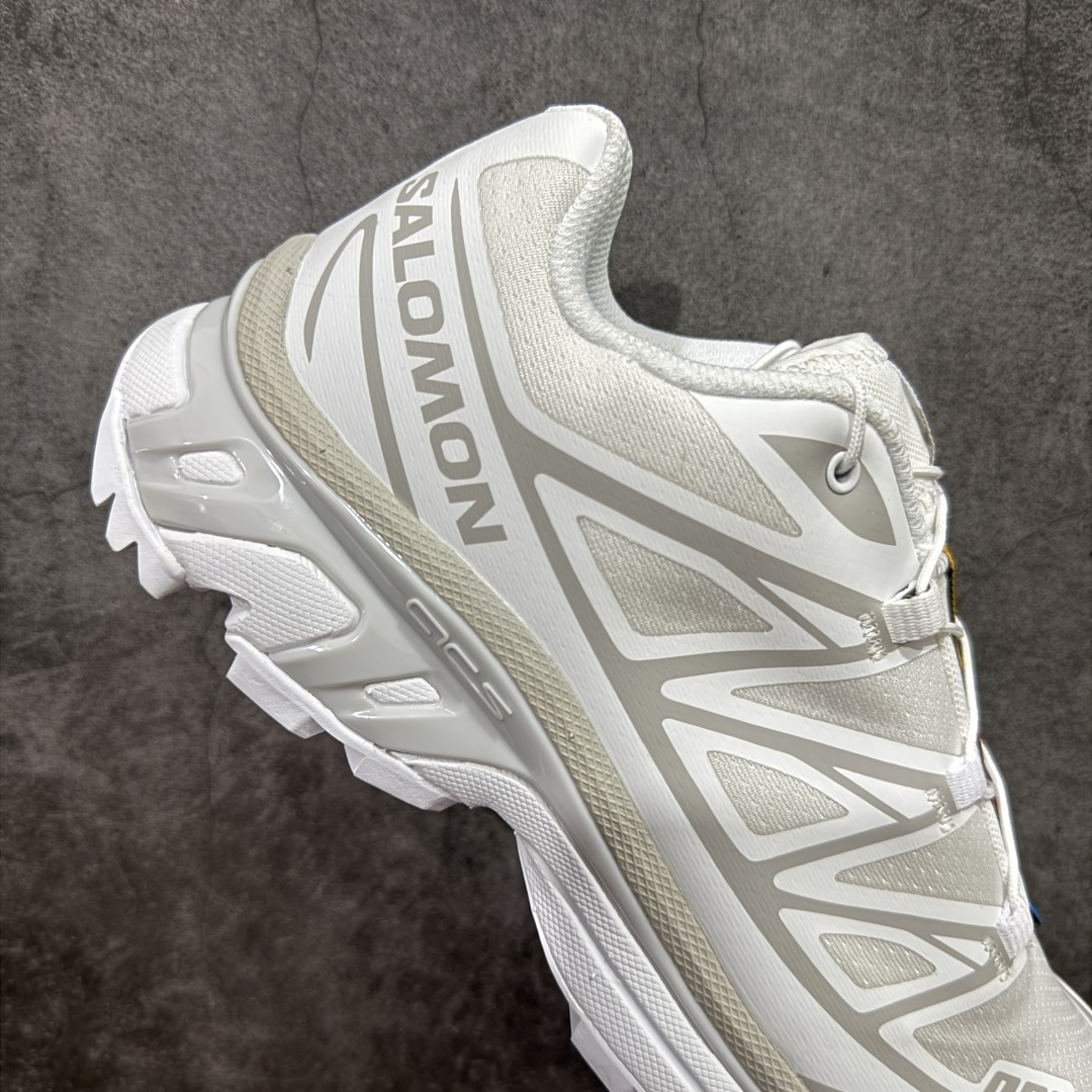 图片[7]-【PZ纯原】SALOMON XT-6 萨洛蒙潮流越野机能户外功能鞋 白色 412529 全新版本出货 好货不怕晚 品质 细节 材料都是肉眼可以见！ 售前售后也是其它工厂无法匹敌！ 纯原外贸平台特供订单 耗时半年巨作 全套原纸板楦头开发 原厂特供网布配套加持 确保原汁原味 完美呈现版型 原档数据独家私模五层组合大底 原装Ortholite轻量化鞋垫 中底布带钢印编号 原厂TPU锁扣 进口港宝加持 后跟自然饱满 还原公司包裹性 鞋面以“锯齿”状的包裹系统呈现 在基色底之下加入了各种色点缀 将公司的最新技术和时尚前卫的造型融入耐用的长跑款式中 鞋面由 TPU 薄膜制成 并焊接在高耐磨网眼上 使其既时尚又坚固 由 ACS底盘支撑 可增强稳定性和支撑力 以及由橡胶凸耳 Contragrip外底覆盖的 EVA 缓冲中底 旨在应对崎岖的地形 鞋舌上的彩色Salomon 标签、Quicklace 系统以及鞋头、鞋舌和鞋跟上的附加品牌使细节更加完美 让穿着者可以轻松驾驭户外与通勤下的任何运动生活场景 无缝鞋身户外随意纵横 颜值与脚感兼备 出街通勤 绝对非常吸睛 你值得拥有 尺码：36 36.5 37.5 38 38.5 39 40 40.5 41 42 42.5 43 44 44.5 45-选品中心