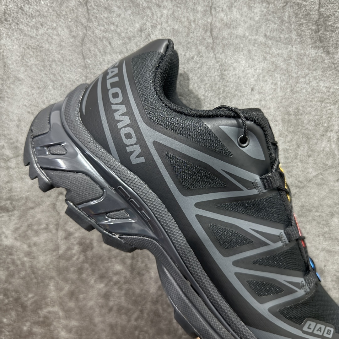 图片[7]-【PZ纯原】SALOMON XT-6 萨洛蒙潮流越野机能户外功能鞋 黑色 410866 全新版本出货 好货不怕晚 品质 细节 材料都是肉眼可以见！ 售前售后也是其它工厂无法匹敌！ 纯原外贸平台特供订单 耗时半年巨作 全套原纸板楦头开发 原厂特供网布配套加持 确保原汁原味 完美呈现版型 原档数据独家私模五层组合大底 原装Ortholite轻量化鞋垫 中底布带钢印编号 原厂TPU锁扣 进口港宝加持 后跟自然饱满 还原公司包裹性 鞋面以“锯齿”状的包裹系统呈现 在基色底之下加入了各种色点缀 将公司的最新技术和时尚前卫的造型融入耐用的长跑款式中 鞋面由 TPU 薄膜制成 并焊接在高耐磨网眼上 使其既时尚又坚固 由 ACS底盘支撑 可增强稳定性和支撑力 以及由橡胶凸耳 Contragrip外底覆盖的 EVA 缓冲中底 旨在应对崎岖的地形 鞋舌上的彩色Salomon 标签、Quicklace 系统以及鞋头、鞋舌和鞋跟上的附加品牌使细节更加完美 让穿着者可以轻松驾驭户外与通勤下的任何运动生活场景 无缝鞋身户外随意纵横 颜值与脚感兼备 出街通勤 绝对非常吸睛 你值得拥有 尺码：36 36.5 37.5 38 38.5 39 40 40.5 41 42 42.5 43 44 44.5 45-选品中心