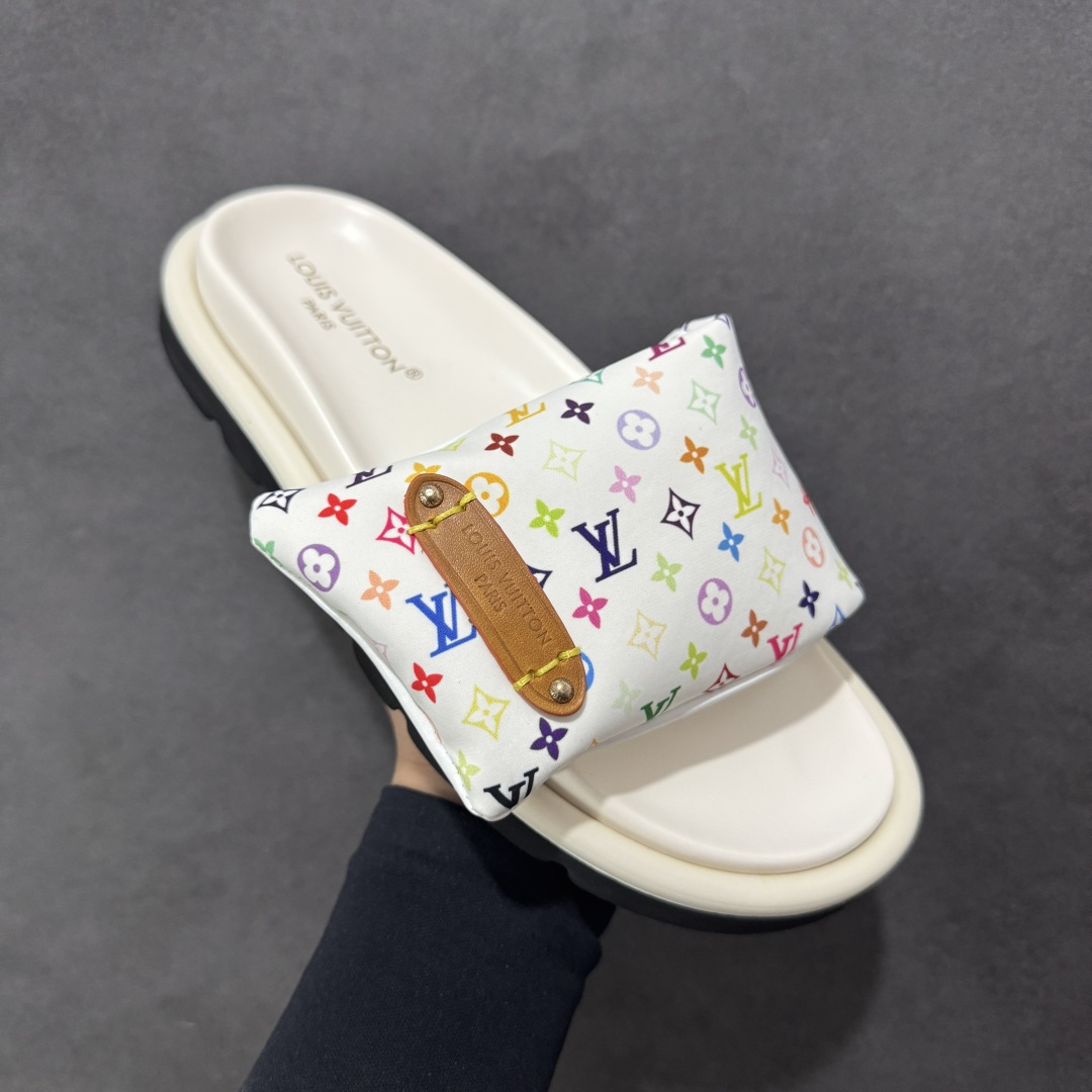240 【广东礼盒版】LOUIS VUITTON ｜路易威登2025ss最新春夏款 村上隆/Takashi Murakami x LOUIS VUITTON 皮革 圆头套脚一字拖鞋 女款 白色
