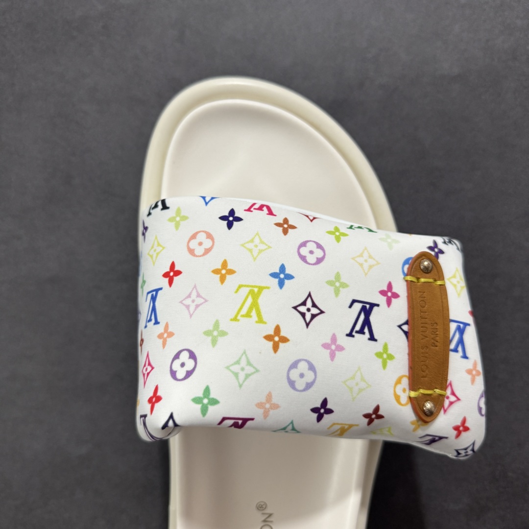 240 【广东礼盒版】LOUIS VUITTON ｜路易威登2025ss最新春夏款 村上隆/Takashi Murakami x LOUIS VUITTON 皮革 圆头套脚一字拖鞋 女款 白色