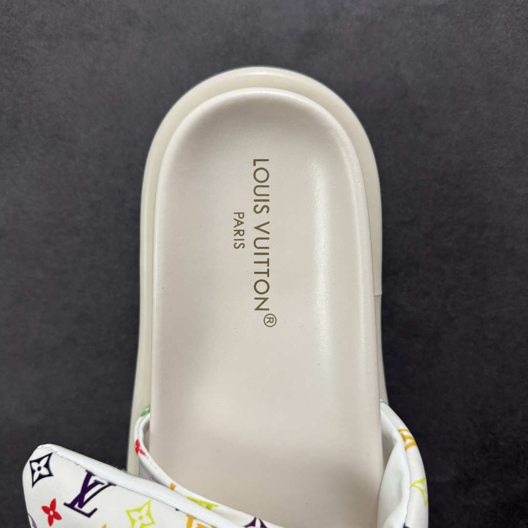 240 【广东礼盒版】LOUIS VUITTON ｜路易威登2025ss最新春夏款 村上隆/Takashi Murakami x LOUIS VUITTON 皮革 圆头套脚一字拖鞋 女款 白色