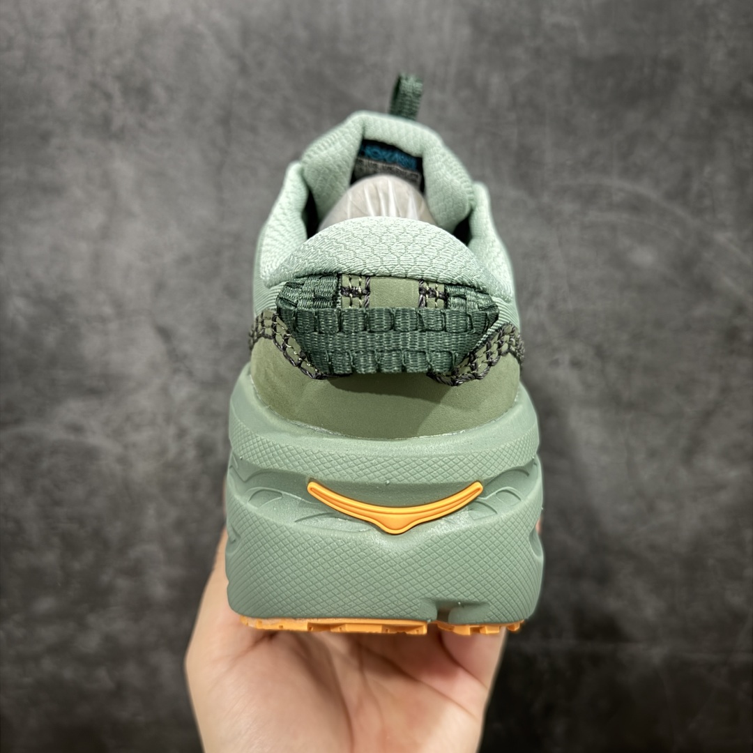 图片[4]-【公司级】HOKA ONE ONE Bondi B3 LS 运动舒适低帮跑步鞋 男女同款 高品质 原材料开发 邦代鞋头采用牛皮革材质 网面是MONO 纱材质 ，里面是蜂窝煤透气网眼定型。后跟设计采用皮革双缝线 ，HOKA经典的厚底设计。 鞋底采用EVA板材发泡 脚感舒适 减震耐磨透气跑步运动鞋 尺码 36 36.5 37.5 38 38.5 39 40 40.5 41 42 42.5 43 44 44.5 45 46 47-选品中心