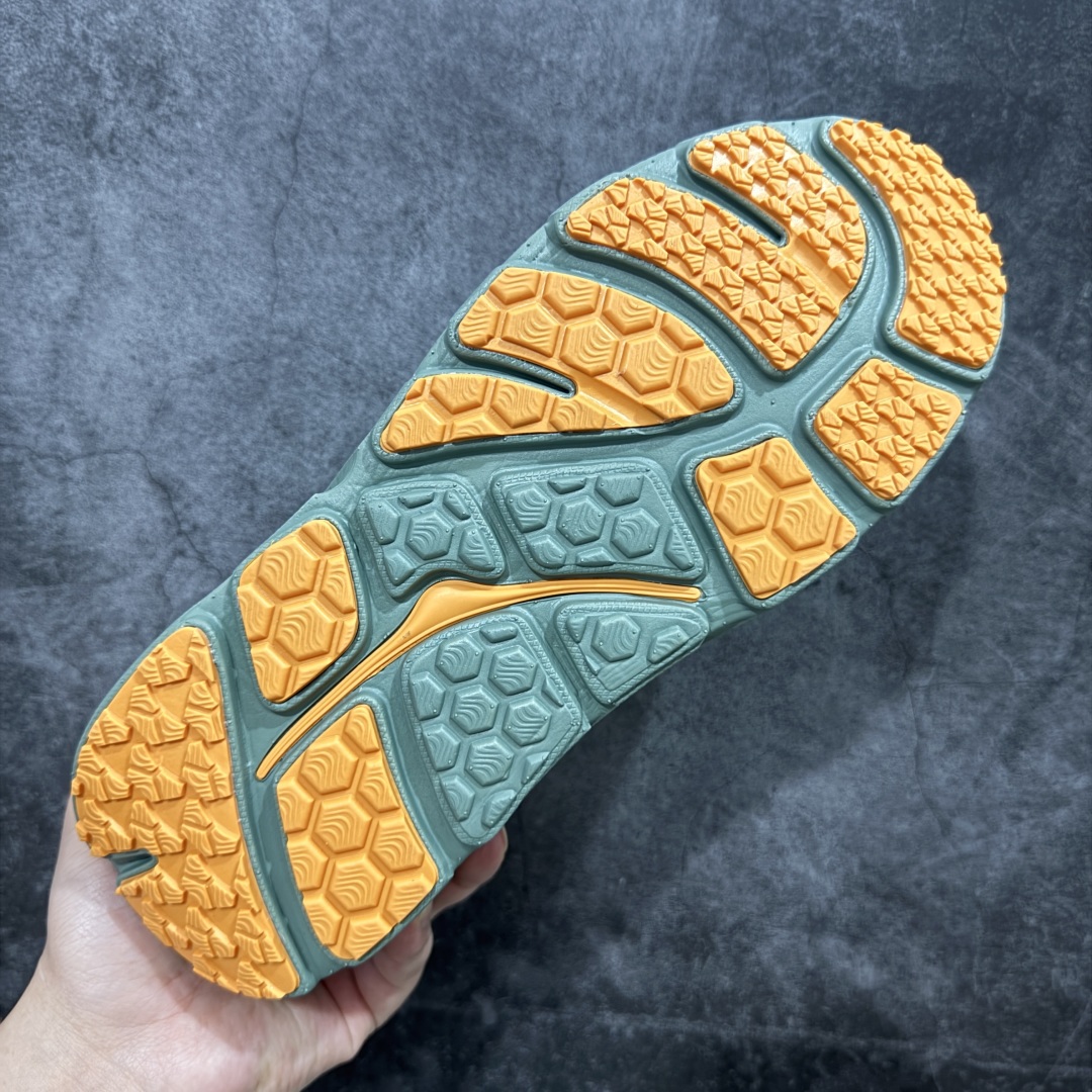 图片[9]-【公司级】HOKA ONE ONE Bondi B3 LS 运动舒适低帮跑步鞋 男女同款 高品质 原材料开发 邦代鞋头采用牛皮革材质 网面是MONO 纱材质 ，里面是蜂窝煤透气网眼定型。后跟设计采用皮革双缝线 ，HOKA经典的厚底设计。 鞋底采用EVA板材发泡 脚感舒适 减震耐磨透气跑步运动鞋 尺码 36 36.5 37.5 38 38.5 39 40 40.5 41 42 42.5 43 44 44.5 45 46 47-选品中心