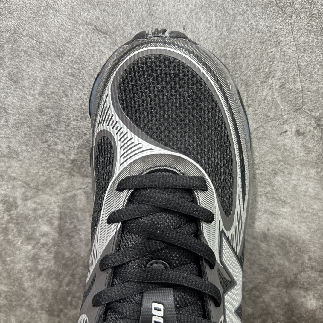 图片[5]-【公司级】New Balance NB2000 舒适百搭防滑耐磨低帮 休闲跑步鞋 New Balance 在近两年的球鞋市场屡出奇招，在经典鞋型保持进一步增长的同时，推出的每一款新鞋型也都有傲人的战绩。在 327、9060 等鞋型获得成功之后，今天 New Balance 家族又迎来了新鲜血液的注入。这双New Balance 2000 依然是融合了新旧元素的跑鞋造型，命名为 2000，或许是它的设计理念有着 Y2K 的血统。最大的亮点，在于这双鞋的中底。外侧以五个ABZORB 单元，带来极具辨识度和冲击力的视觉效果，让这双鞋在外观和脚感方面都颇具吸引力。 尺码：36 37 37.5 38 38.5 39 40 40.5 41 42 42.5 43 44 45-选品中心