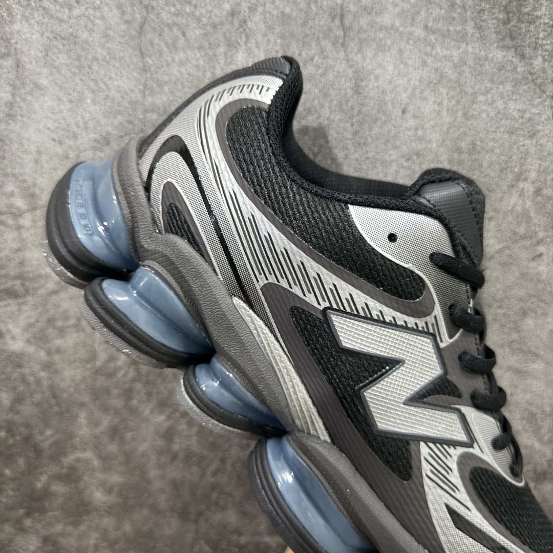 图片[7]-【公司级】New Balance NB2000 舒适百搭防滑耐磨低帮 休闲跑步鞋 New Balance 在近两年的球鞋市场屡出奇招，在经典鞋型保持进一步增长的同时，推出的每一款新鞋型也都有傲人的战绩。在 327、9060 等鞋型获得成功之后，今天 New Balance 家族又迎来了新鲜血液的注入。这双New Balance 2000 依然是融合了新旧元素的跑鞋造型，命名为 2000，或许是它的设计理念有着 Y2K 的血统。最大的亮点，在于这双鞋的中底。外侧以五个ABZORB 单元，带来极具辨识度和冲击力的视觉效果，让这双鞋在外观和脚感方面都颇具吸引力。 尺码：36 37 37.5 38 38.5 39 40 40.5 41 42 42.5 43 44 45-选品中心