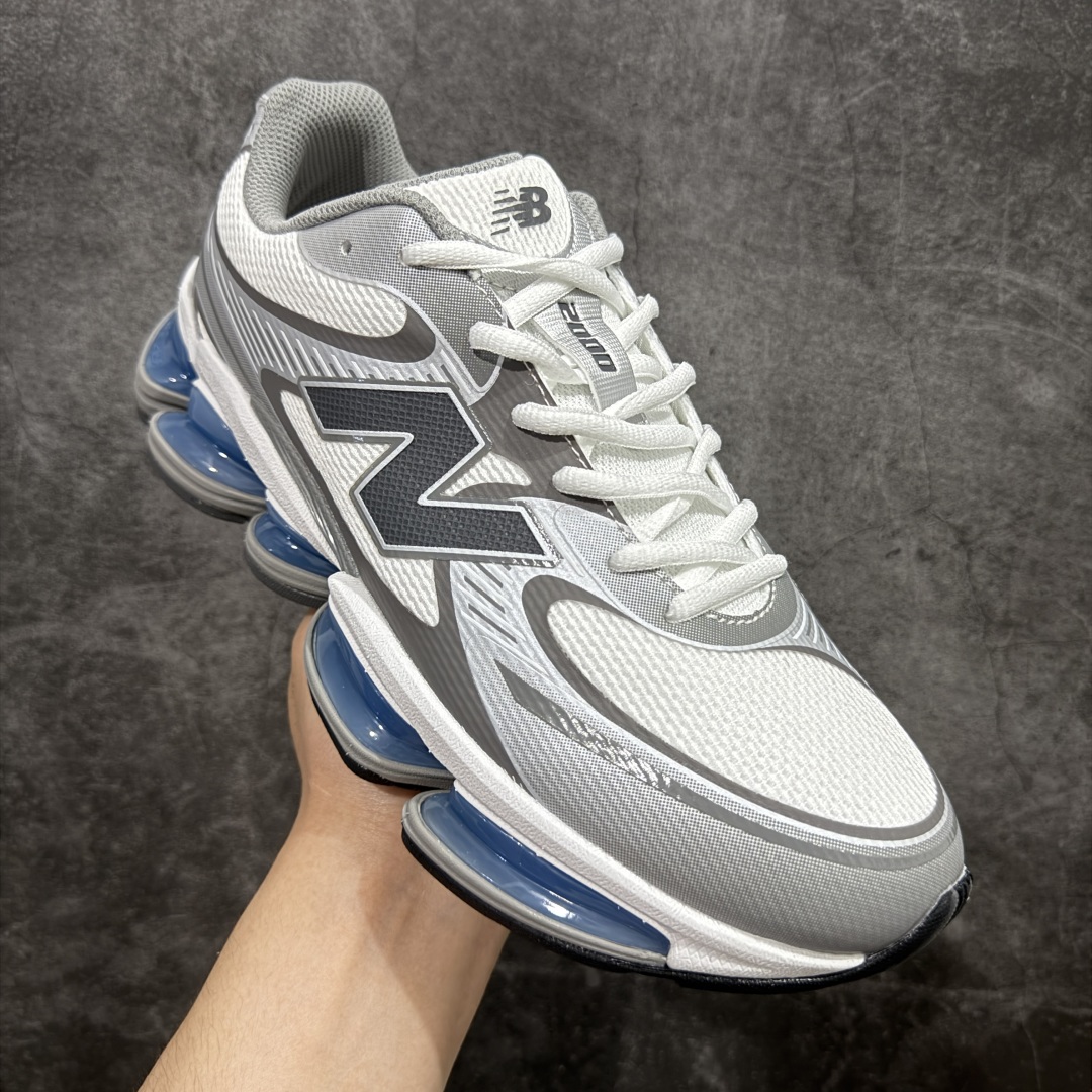 图片[3]-【公司级】New Balance NB2000 舒适百搭防滑耐磨低帮 休闲跑步鞋 New Balance 在近两年的球鞋市场屡出奇招，在经典鞋型保持进一步增长的同时，推出的每一款新鞋型也都有傲人的战绩。在 327、9060 等鞋型获得成功之后，今天 New Balance 家族又迎来了新鲜血液的注入。这双New Balance 2000 依然是融合了新旧元素的跑鞋造型，命名为 2000，或许是它的设计理念有着 Y2K 的血统。最大的亮点，在于这双鞋的中底。外侧以五个ABZORB 单元，带来极具辨识度和冲击力的视觉效果，让这双鞋在外观和脚感方面都颇具吸引力。 尺码：36 37 37.5 38 38.5 39 40 40.5 41 42 42.5 43 44 45-选品中心
