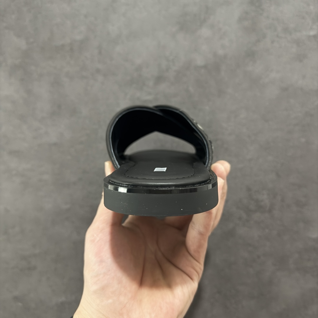 图片[4]-【广东纯原版本】DiorAlias凉鞋2024新品，彰显休闲高雅的风范。采用米色粒面牛皮革精心制作，交叉带设计，真皮大底区别市场的超迁。皮革和橡胶鞋底更显精致，舒适非凡，饰以Oblique印花效果防滑镶片提升格调，可与本季各式休闲造型轻松搭配。 大底黑色橡胶外底搭配Oblique印花效果防滑镶片 ✅配原版专柜包装 尺码：39404142434445-选品中心