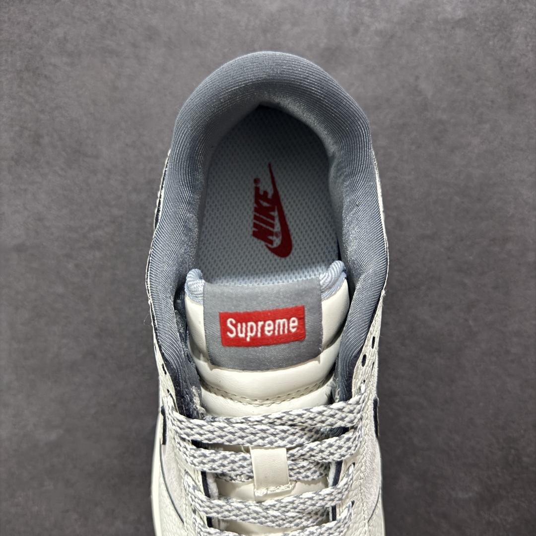  
【定制版】Nike SB Dunk Low 联名三勾 奶白深灰底配色 低帮休闲运动滑板板鞋 SC92