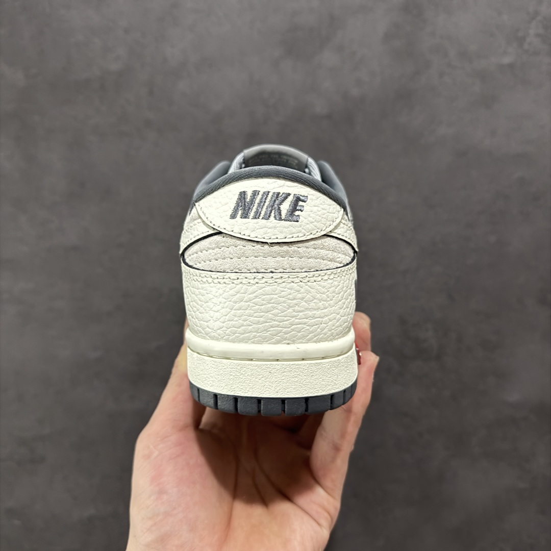  
【定制版】Nike SB Dunk Low 联名三勾 奶白深灰底配色 低帮休闲运动滑板板鞋 SC92
