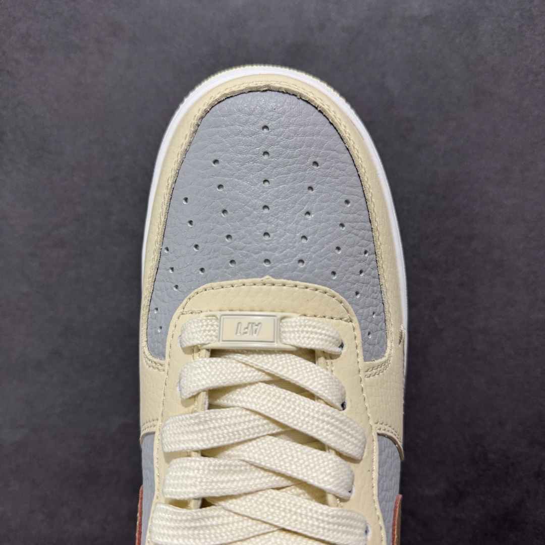 图片[8]-【福利版】Nike Air Force 1 Low 空军一号低帮百搭休闲运动板鞋。柔软、弹性十足的缓震性能和出色的中底设计，横跨复古与现代的外型结合，造就出风靡全球三十多年的Force 1，直到今天还深受青睐。 货号：DX8953-100 尺码：36 36.5 37.5 38 38.5 39 40 40.5 41 42 42.5 43 44 44.5 45-选品中心