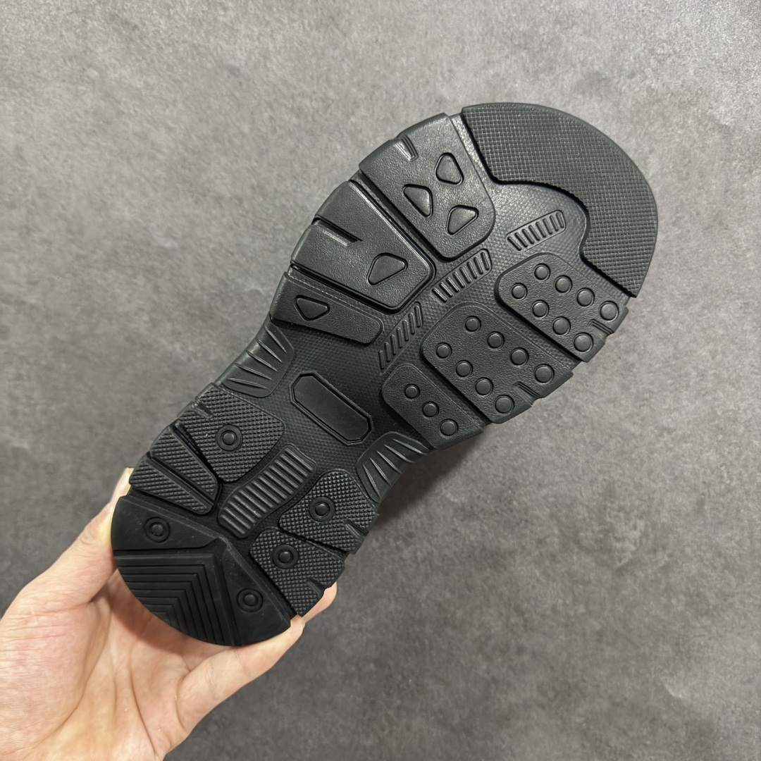 图片[9]-【公司级】2025夏季ECCO/爱步运动休闲男士凉鞋 舒适防滑魔术贴夏季包头凉鞋 境界系列 甄选牛皮鞋面 细腻亲肤清爽 多种拼接设计 时尚有型 潮流穿搭 粘条设计 操作简单，舒适合脚穿脱方便 舒适内里材质，细腻贴脚 亲肤舒适不伤脚 搭配柔软鞋垫 有效缓压 橡胶大底，简约不简单 在不同环境下，都能提供优秀的抓地力和耐损效果 潮弄风尚 不羁腔调 尺码： 39 40 41 42 43 44 （皮鞋码）-选品中心