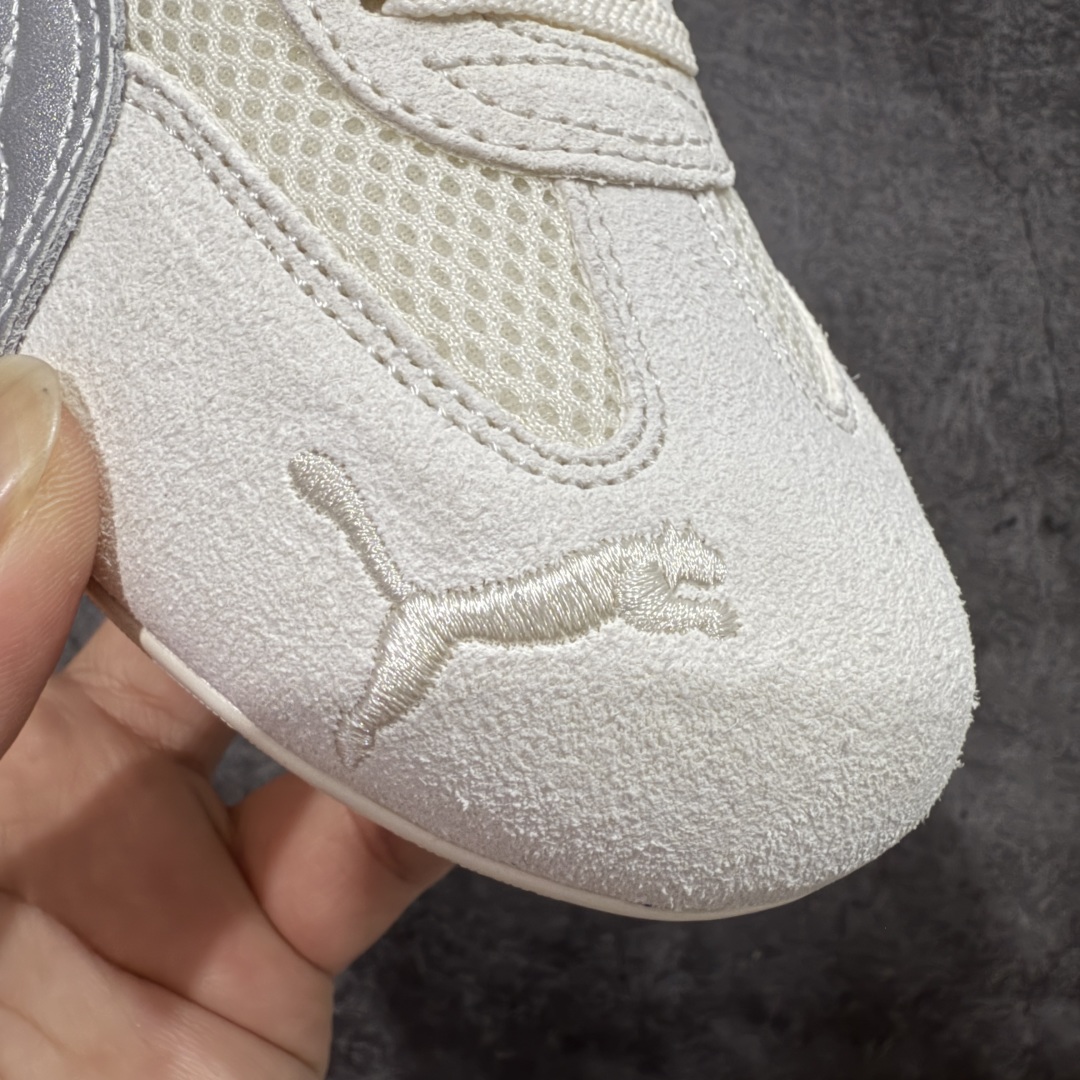 图片[4]-【渠道纯原版】Puma Speedcat OG Sparco 彪马罗马阿莫尔系列 复古运动休闲赛车跑鞋 白银 目前市场最优版本 无论是版型 细节 烫金走线 完全碾压市场任意版本 欢迎对比🆚 工厂耗时3个月开发 原装档案原数据纸版楦型 采用固色翻毛皮鞋面材质(正确二次成型\’猛帮\’成型工艺🆚区别市面版本!!) 外置原数据开发轻量耐磨橡胶大底💪🏻 全球知名运动品牌PUMA宝马赛车系列 融合了宝马车队的标志性配色 以趣味十足又前卫复古的设计引领潮流 将赛道精神融入街头时尚 开启前卫竞速之旅 主打前卫复古风 Roma鞋款的鞋侧以复古的流线造型 缀以宝马经典Logo 巧妙吸睛 而Speedcat鞋款以亮眼三色条纹元素缀以舒适鞋面 赋予了独特的个性美学 演绎赛车的无尽能量 尺码：36-45 货号：403902-01-选品中心