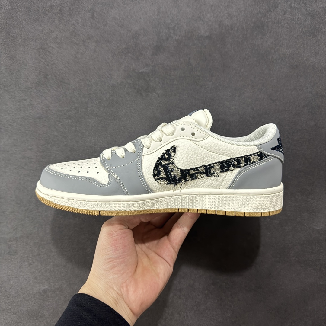 260 【定制版】Dior x Air Jordan 1 Low 定制配色 迪奥联名 乔1 AJ1经典低帮休闲百搭板鞋 XF8698-077