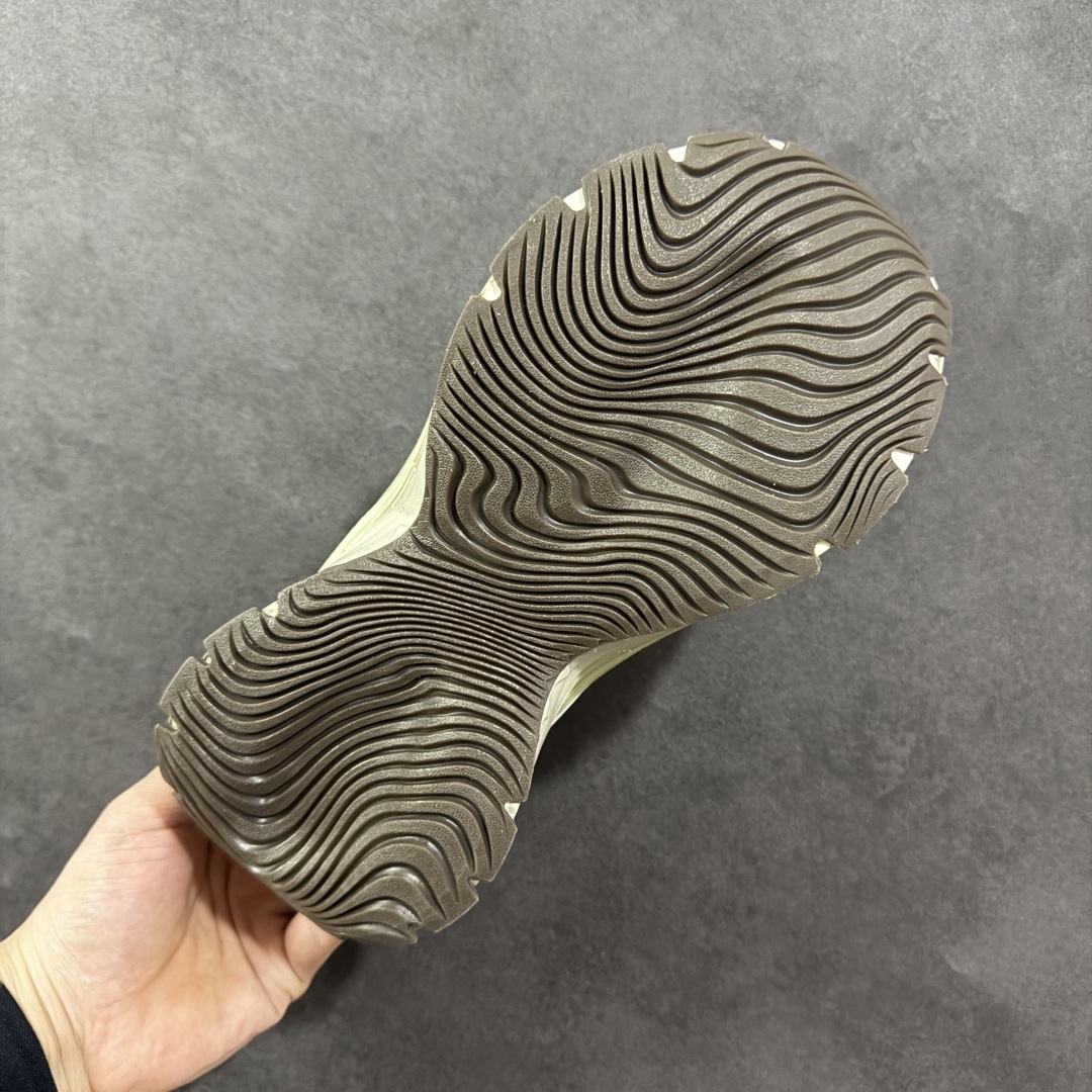 图片[9]-【公司级】Adidas Vento XLG MTW 脉冲系列 复古休闲老爹鞋 官方同步上架 鞋面是透气网面和皮革拼接 脚感轻盈 不闷汗 每次穿着跑步都感觉脚底在自由呼吸 鞋底是adidas经典的防滑设计 纹路很深 抓地力超稳 低帮设计很显脚踝纤细 却不失满满的包围安全感 货号： IH1575  尺码：35.5 36 36.5 37 38 38.5 39 40 40.5 41 42 42.5 43 44 45-选品中心