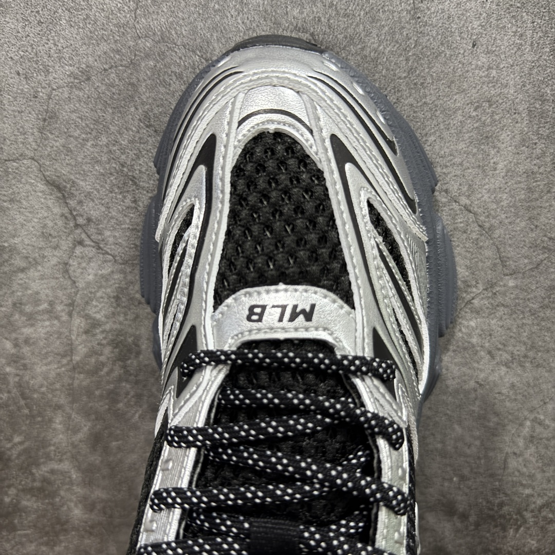 图片[5]-【纯原订单】MLB Winner Chunky 25新款 NY百搭舒适休闲潮流运动厚底增高 防滑耐磨 低帮 老爹鞋 男女同款 银色 潮流厚底时尚街头赛博老爹鞋 MLB官方同步出货 虞书欣等众多潮流明星同款 高弹双层MD大底 原楦原档案数据开发版型（完美鞋头弧度/后套收口效果🆚市面文案版本‼️） 原厂立体填充鞋舌海绵 中底注胶孔原数据开发模具大底原厂转印标市面上唯一纯原版本 原材料打造 内增高6cm 原厂1：1模具开发 原厂进口纳米材质 原盒雷射防伪标包装 天猫订单品质 官网尺码：35 36 36.5 37.5 38 38.5 39 40 40.5 41 42 42.5 43 44 45-选品中心