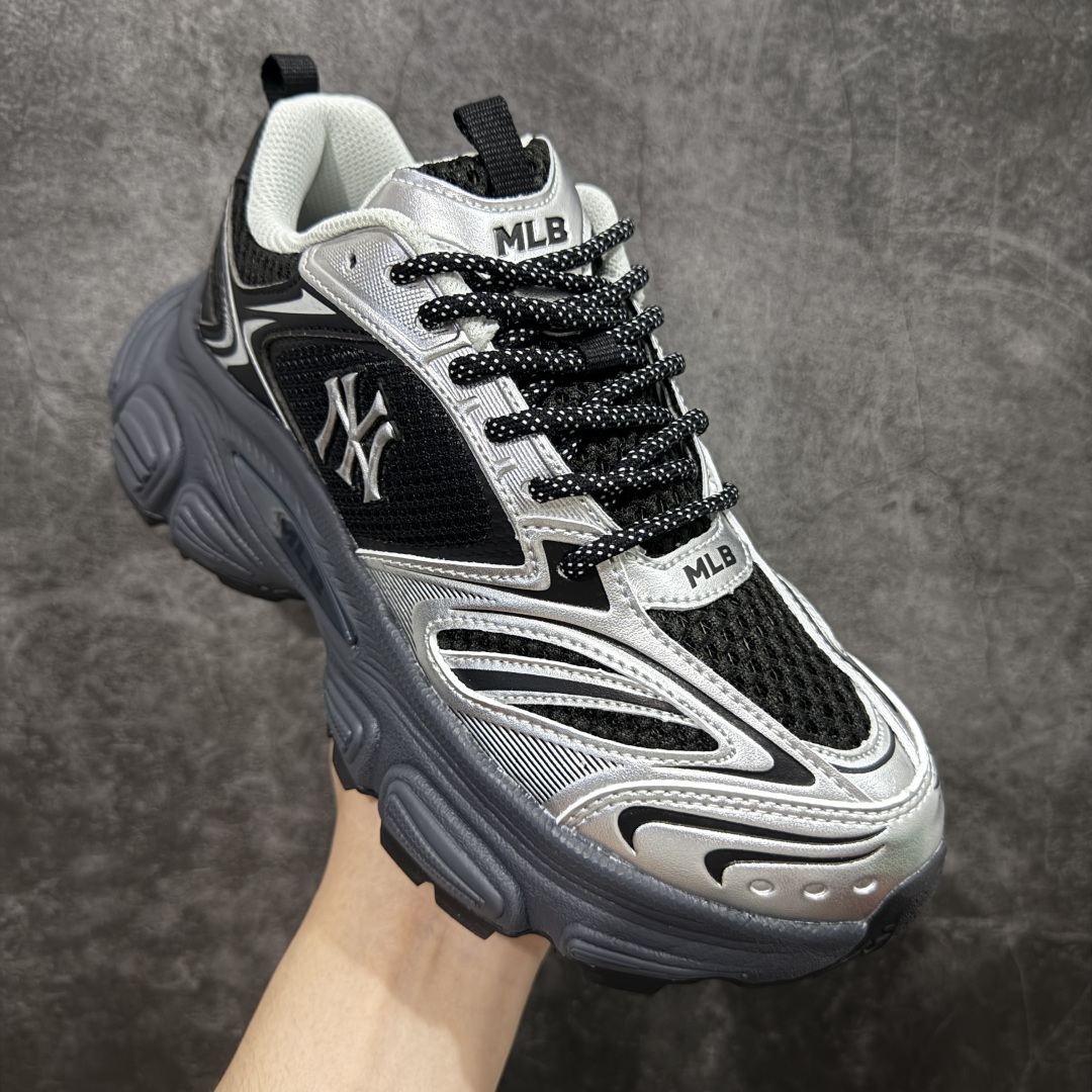 图片[3]-【纯原订单】MLB Winner Chunky 25新款 NY百搭舒适休闲潮流运动厚底增高 防滑耐磨 低帮 老爹鞋 男女同款 银色 潮流厚底时尚街头赛博老爹鞋 MLB官方同步出货 虞书欣等众多潮流明星同款 高弹双层MD大底 原楦原档案数据开发版型（完美鞋头弧度/后套收口效果🆚市面文案版本‼️） 原厂立体填充鞋舌海绵 中底注胶孔原数据开发模具大底原厂转印标市面上唯一纯原版本 原材料打造 内增高6cm 原厂1：1模具开发 原厂进口纳米材质 原盒雷射防伪标包装 天猫订单品质 官网尺码：35 36 36.5 37.5 38 38.5 39 40 40.5 41 42 42.5 43 44 45-选品中心