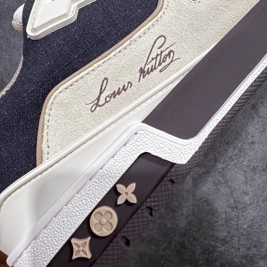 图片[3]-【HS纯原礼盒版】 LV Trainer系列高奢运动鞋 棕色 新款芯片顶级 潮人必备单品 同步ZP官网空胶工艺 鞋舌、挂饰均镶嵌NFC芯片感应装置 正确胶片断点式设计 中底正确还原原版油印字母比例 1：1原楦格板、楦头、刀磨全新升级！ 独家订制顶级压纹麂皮 原版开模TPU大底 质感原版一致 垫脚聚米微料加透气英伦网布 披靡市场任何版本！细节完美呈现！ 代购指定版本 全新升级最新双盒包装 扫码秒进官网！ 全套包装配件同比原版 尺码： 39-45-选品中心