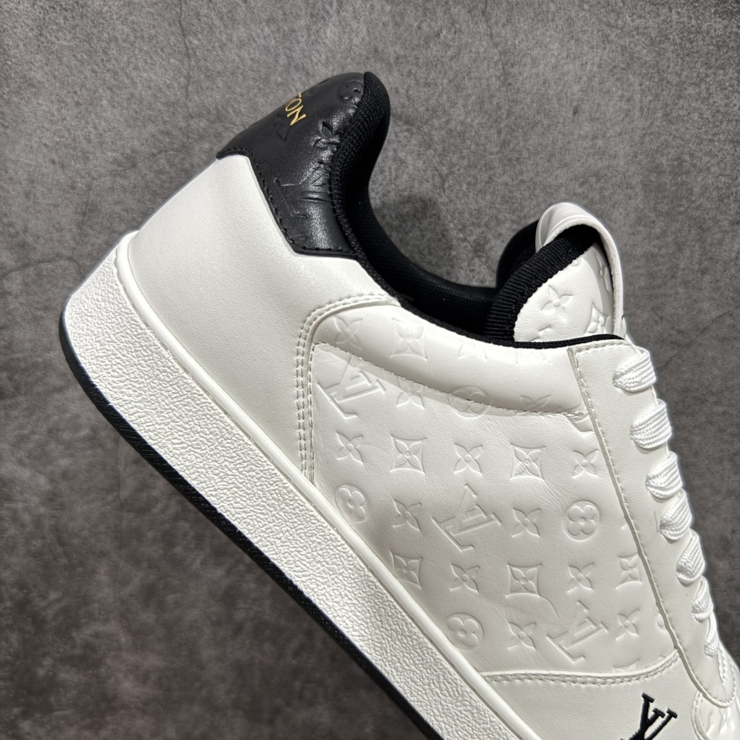 图片[7]-【海淘代购版】Louis Vuitton LV 路易威登 Rivoli 低帮休闲板鞋 海淘代购同渠道品质 高端零售 外贸充正专供 原版购入开发 ZP级全套包装 完美楦型 正确卡色 大底TPU 质感媲美原版 细节与原版一致 请注意区分市面通货材 尺码：38 39 40 41 42 43 44 45 46-选品中心