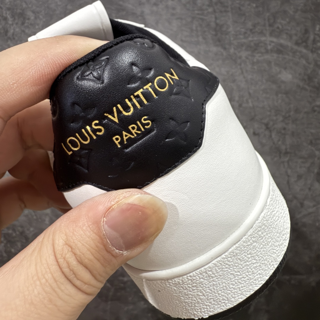 图片[2]-【海淘代购版】Louis Vuitton LV 路易威登 Rivoli 低帮休闲板鞋 海淘代购同渠道品质 高端零售 外贸充正专供 原版购入开发 ZP级全套包装 完美楦型 正确卡色 大底TPU 质感媲美原版 细节与原版一致 请注意区分市面通货材 尺码：38 39 40 41 42 43 44 45 46-选品中心