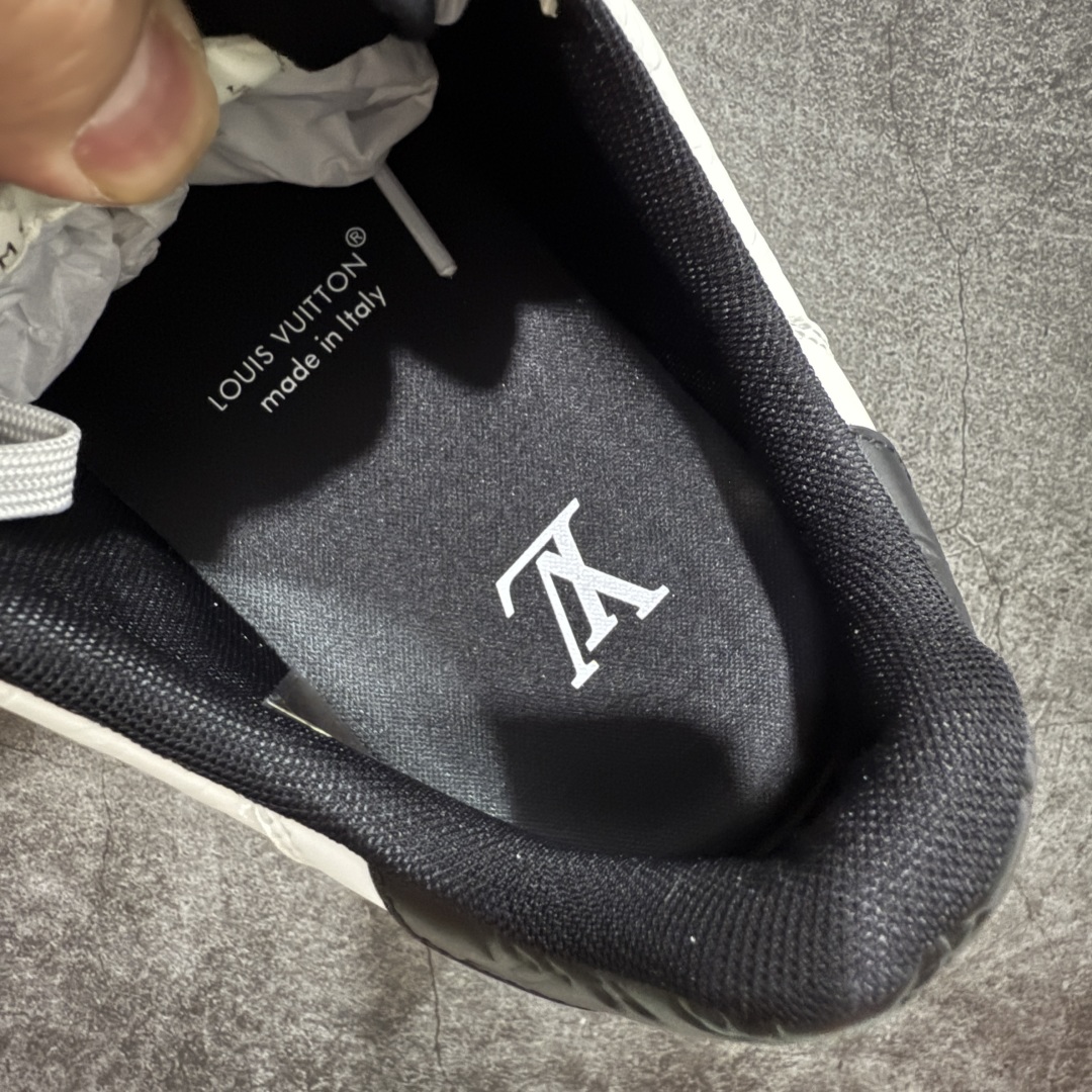 图片[8]-【海淘代购版】Louis Vuitton LV 路易威登 Rivoli 低帮休闲板鞋 海淘代购同渠道品质 高端零售 外贸充正专供 原版购入开发 ZP级全套包装 完美楦型 正确卡色 大底TPU 质感媲美原版 细节与原版一致 请注意区分市面通货材 尺码：38 39 40 41 42 43 44 45 46-选品中心