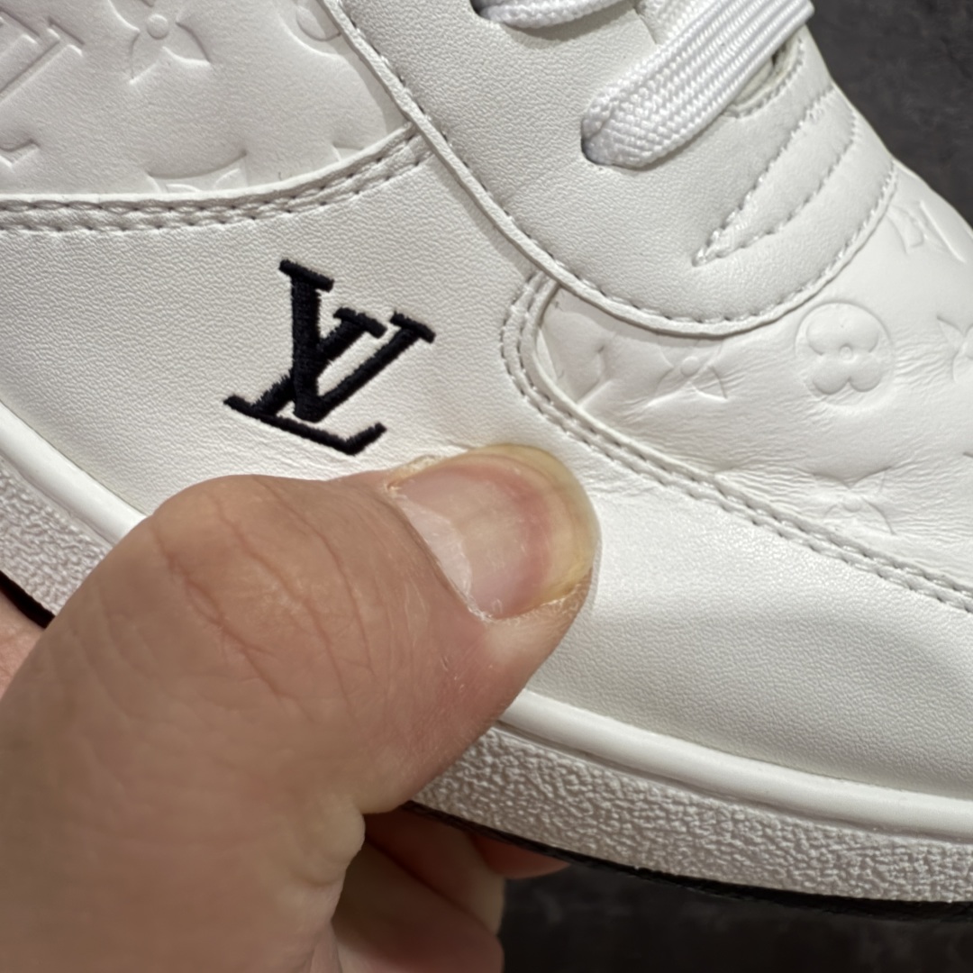 图片[4]-【海淘代购版】Louis Vuitton LV 路易威登 Rivoli 低帮休闲板鞋 海淘代购同渠道品质 高端零售 外贸充正专供 原版购入开发 ZP级全套包装 完美楦型 正确卡色 大底TPU 质感媲美原版 细节与原版一致 请注意区分市面通货材 尺码：38 39 40 41 42 43 44 45 46-选品中心