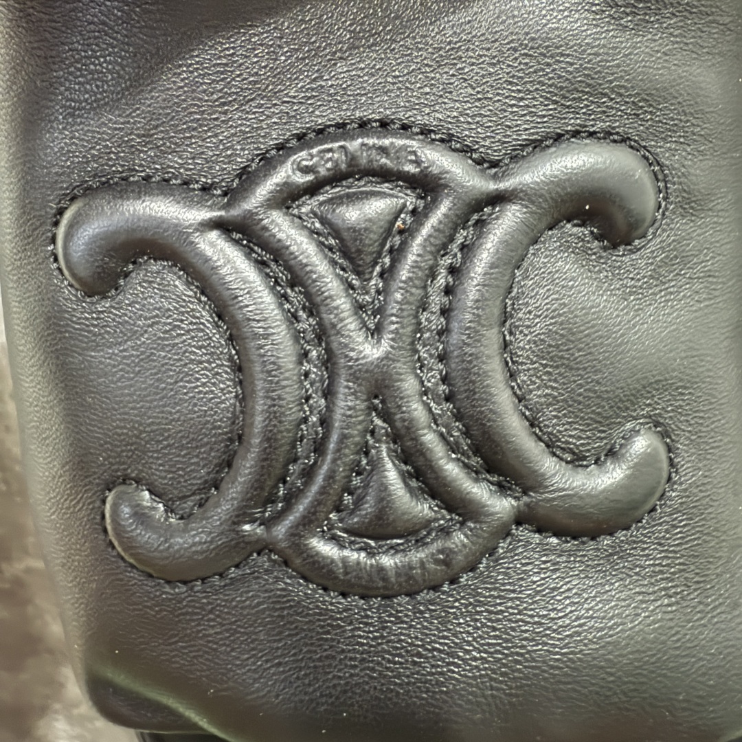 图片[5]-【LW纯原】东莞顶级品质 CELINE最新厚底拖鞋这是一款小红书的火热爆款增高5一8公分真是紫妹的最爱 继Celine熊猫鞋火爆推出新的配色版型，整体设计简约和经典配色，可以闭眼入！率性呈现个性穿搭，诠释 ✔️尺码：3536373839-选品中心