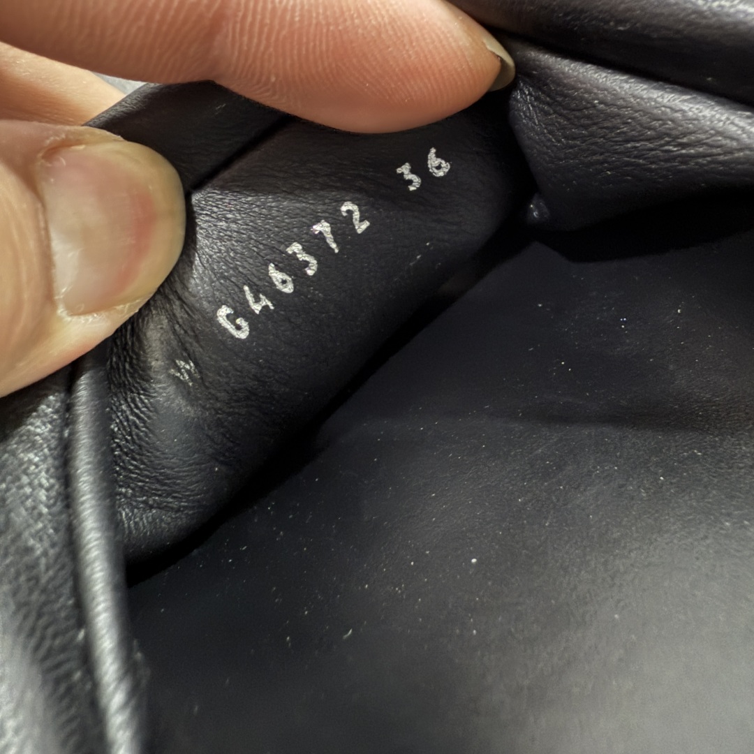 图片[6]-【LW纯原】东莞顶级品质 CELINE最新厚底拖鞋这是一款小红书的火热爆款增高5一8公分真是紫妹的最爱 继Celine熊猫鞋火爆推出新的配色版型，整体设计简约和经典配色，可以闭眼入！率性呈现个性穿搭，诠释 ✔️尺码：3536373839-选品中心